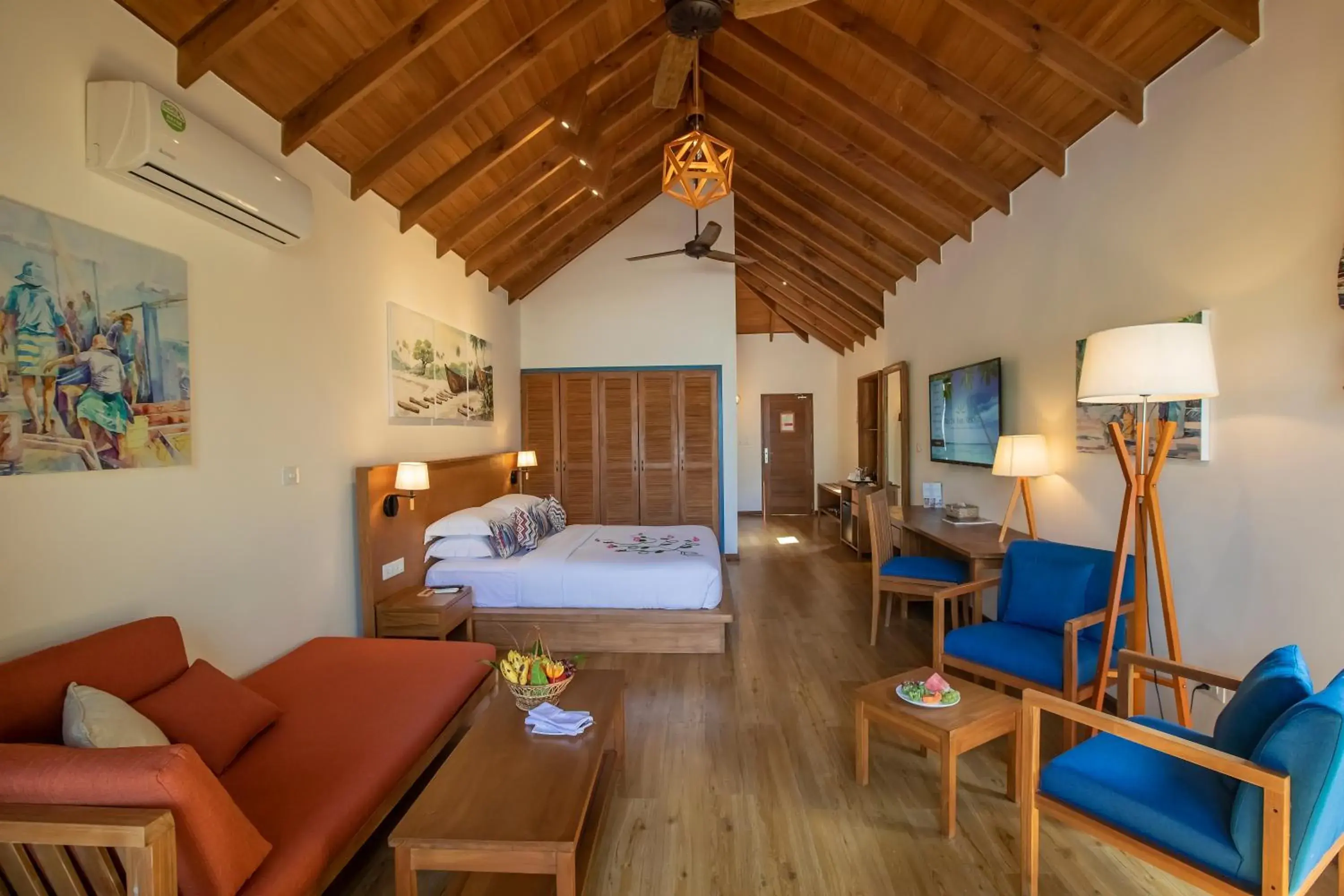 Photo of the whole room, Bed in Reethi Faru Resort - Stay 5 Nights or more Between Aug to Oct 2025 & Enjoy a Free Sunset Cruise Photo of the whole room, Bed in Reethi Faru Resort - Stay 5 Nights or more Between Aug to Oct 2025 & Enjoy a Free Sunset Cruise