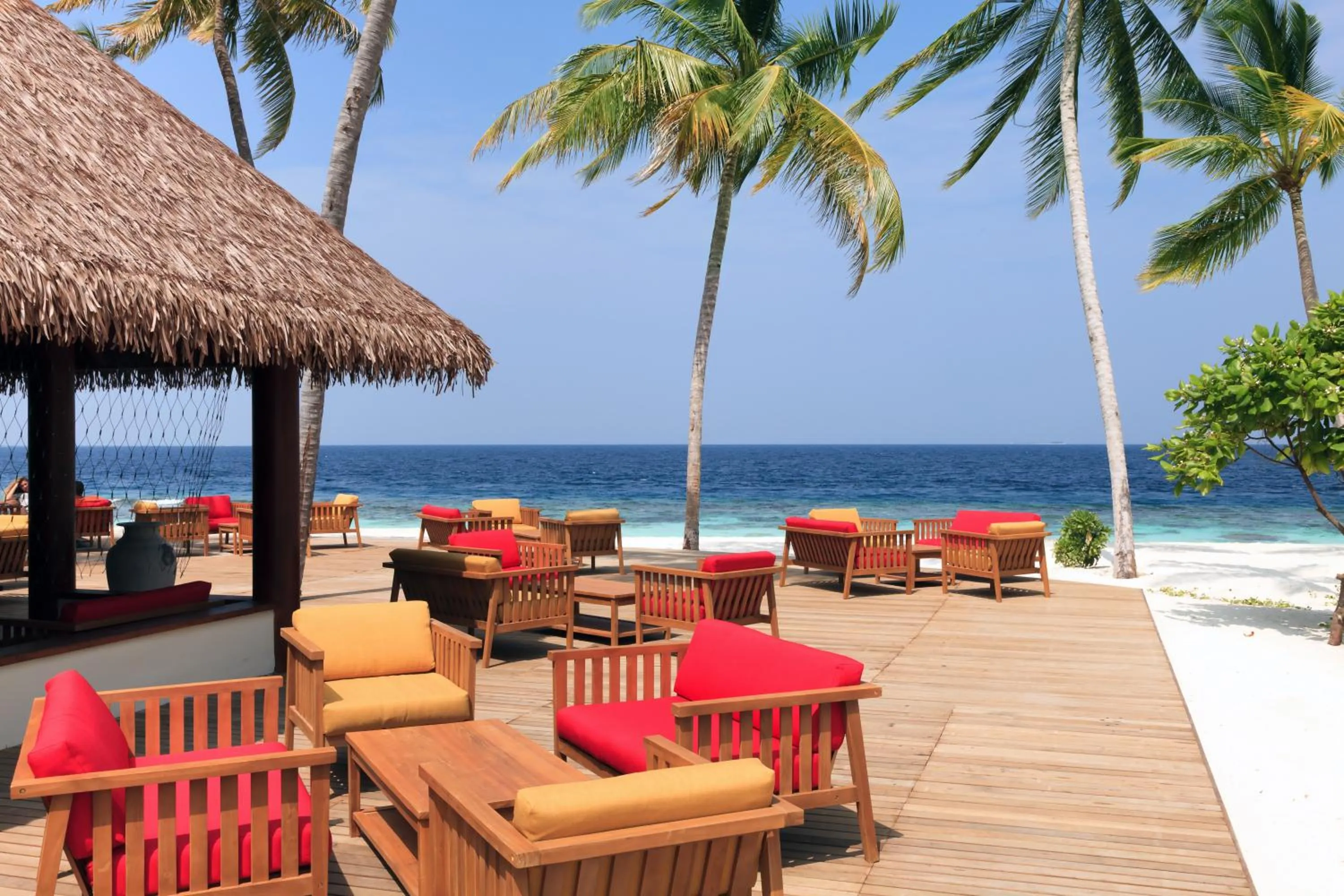 Lounge or bar in Reethi Faru Resort