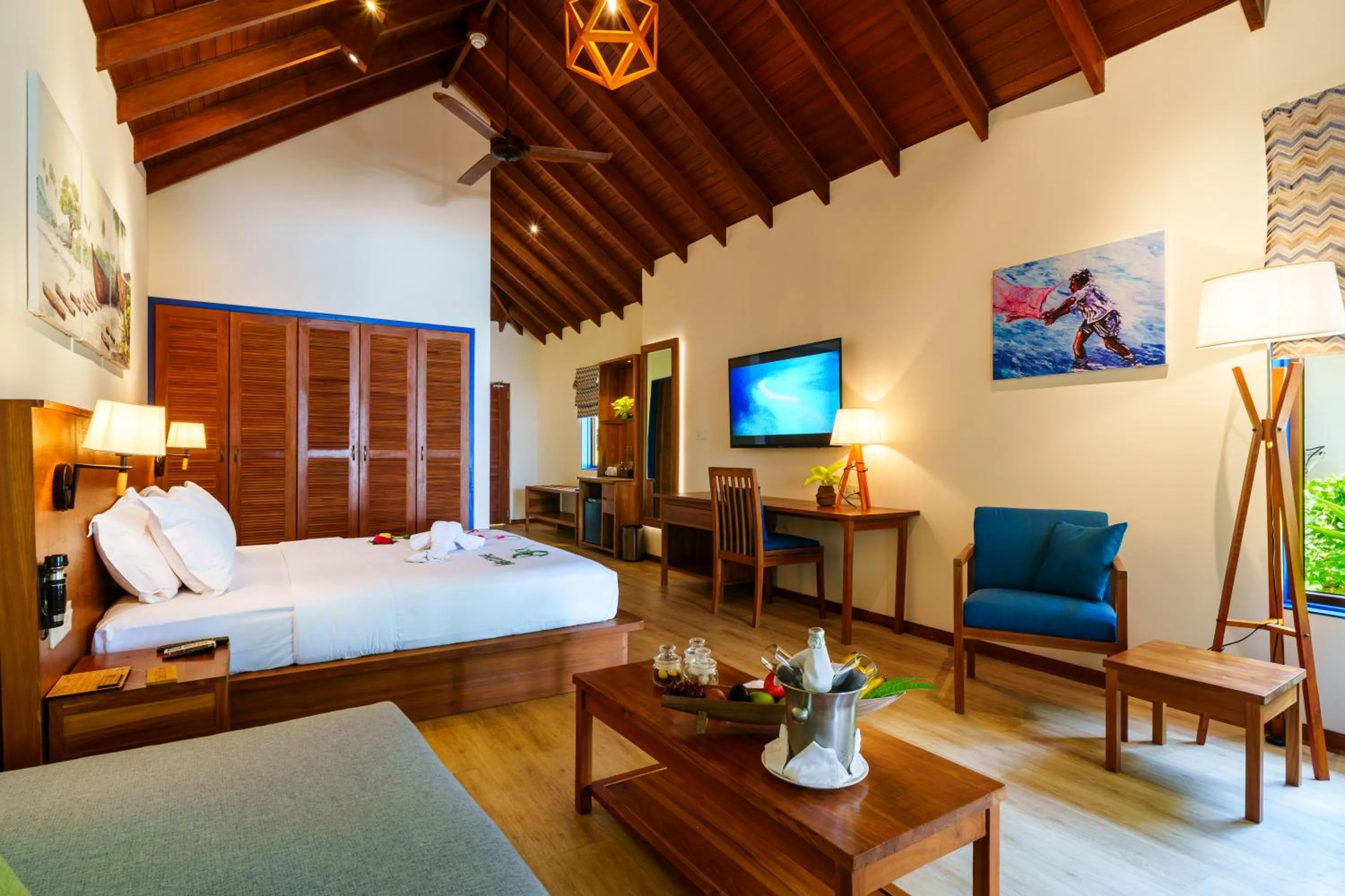 View (from property/room), Bed in Reethi Faru Resort