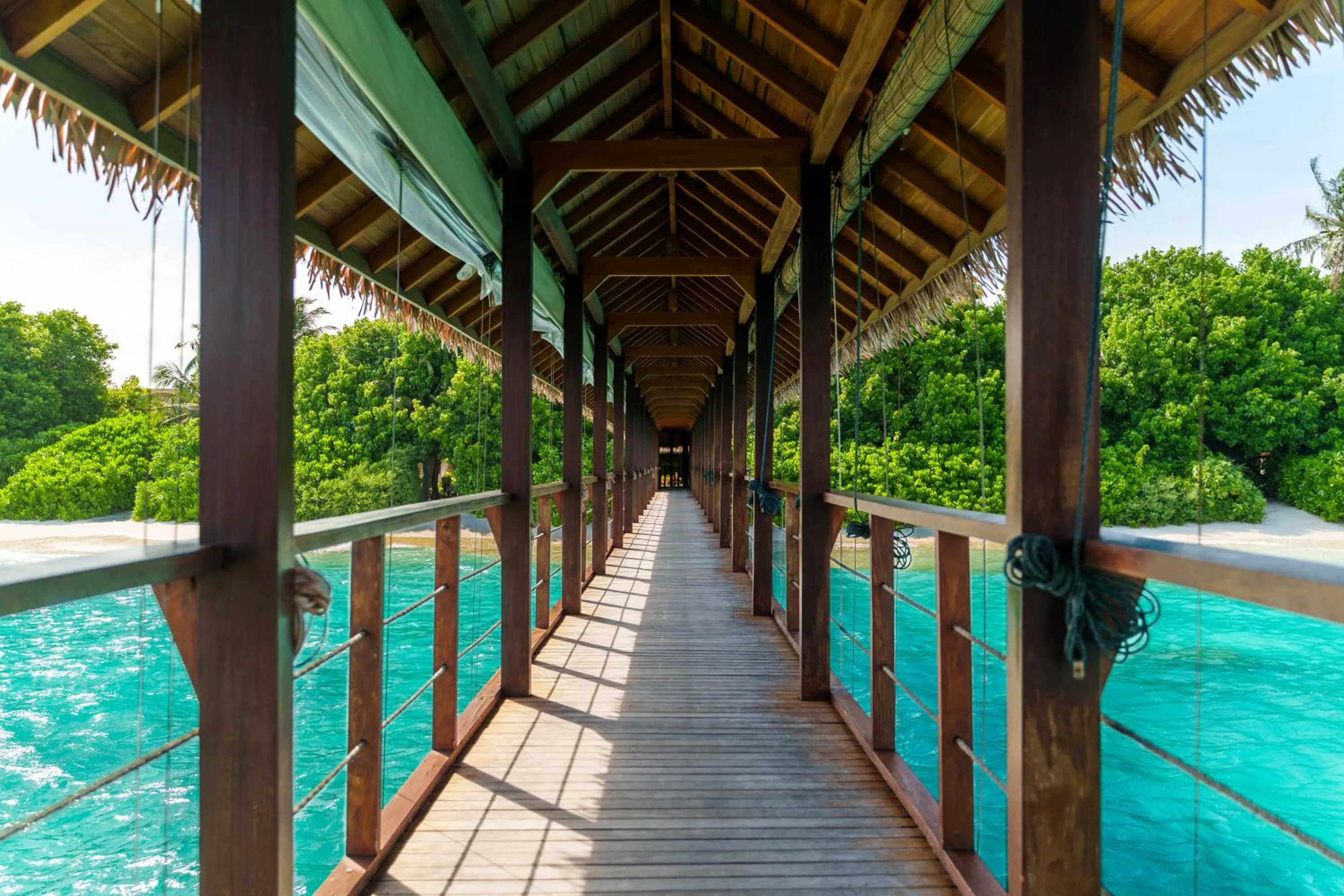 Restaurant/places to eat in Reethi Faru Resort