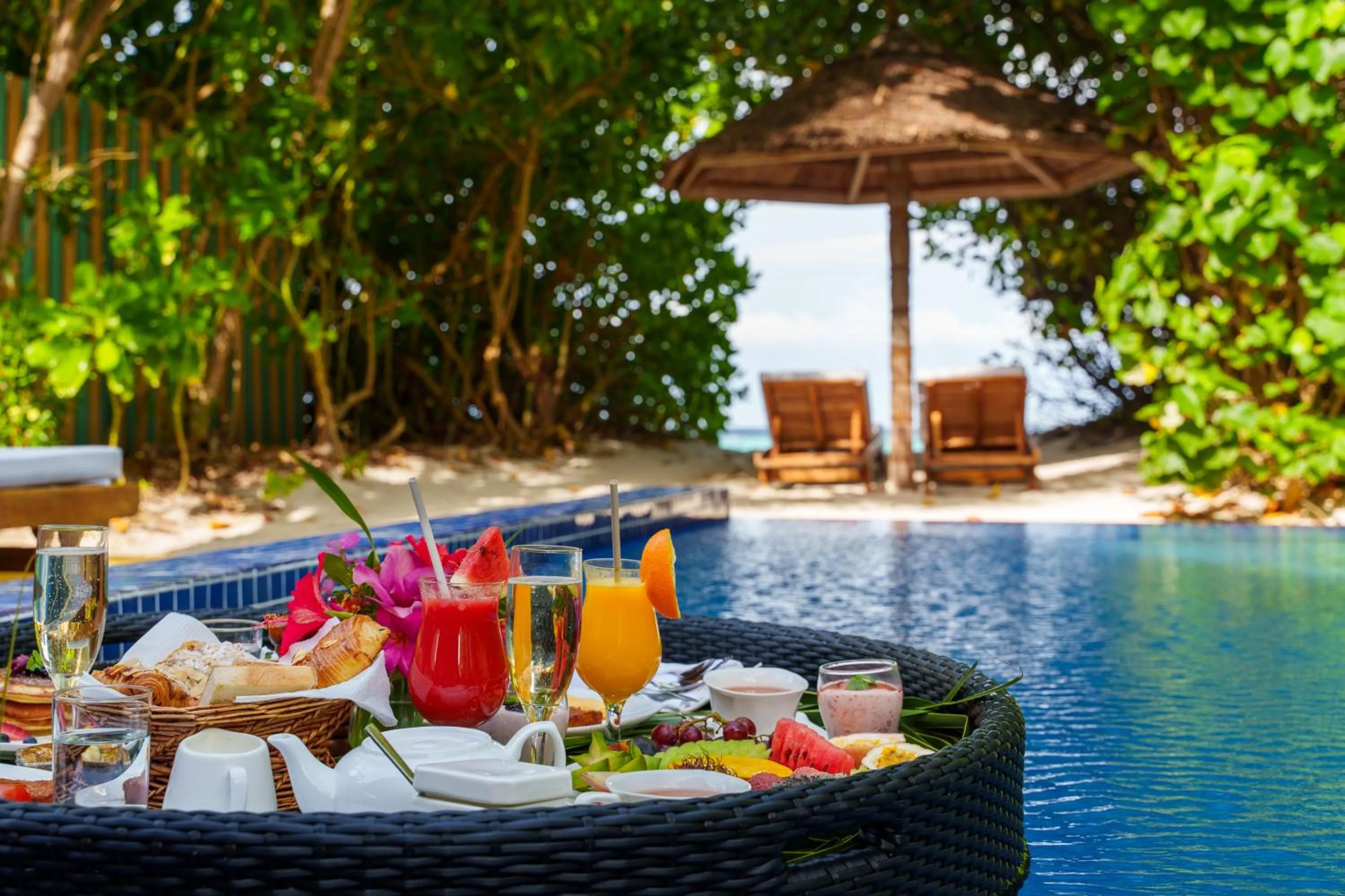 Food and drinks in Reethi Faru Resort