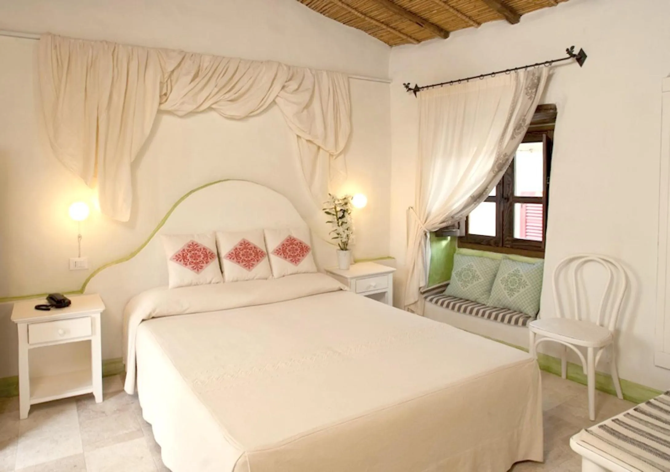 Bedroom in Albergo Diffuso Mannois