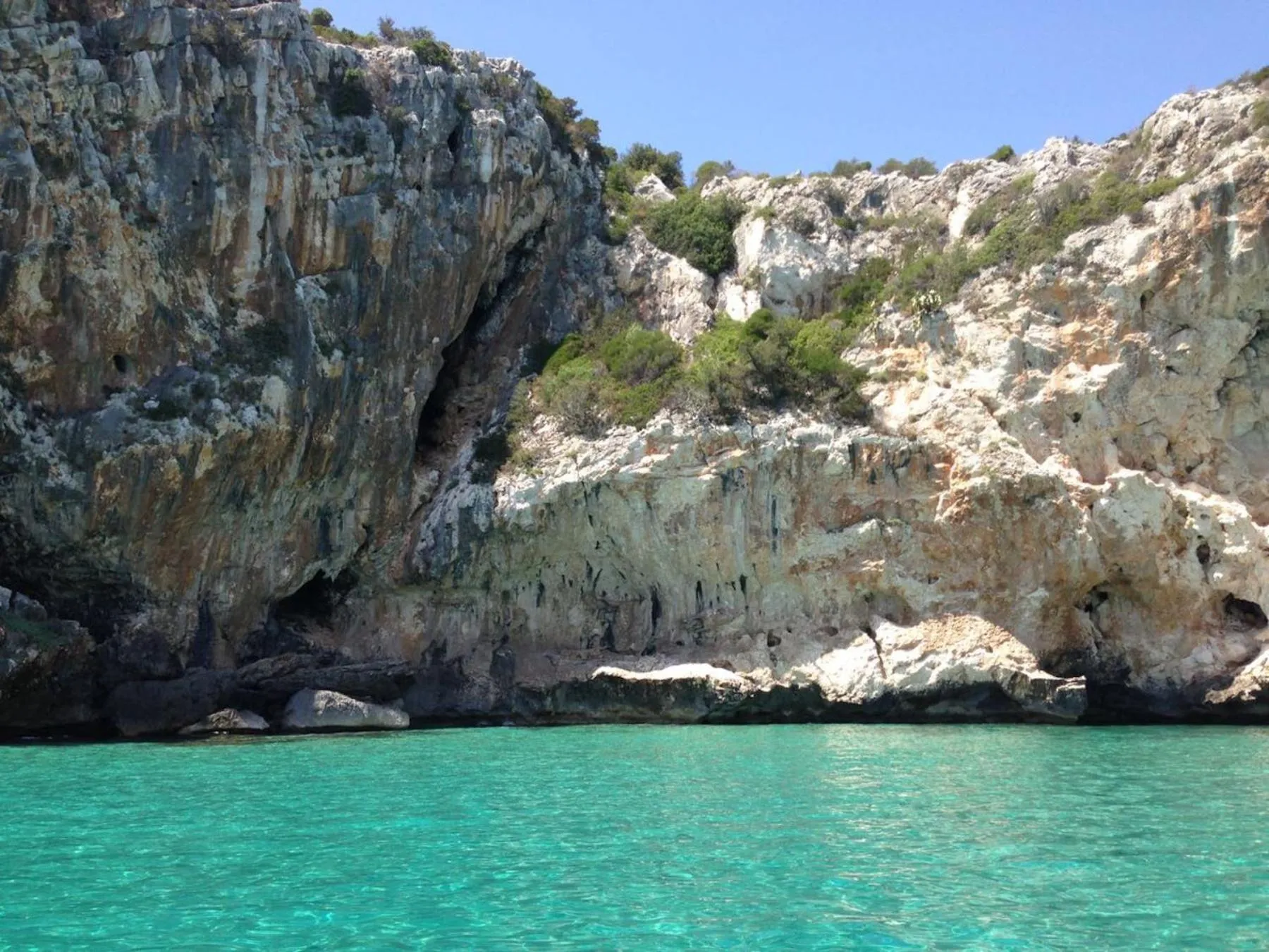 Hiking in Albergo Diffuso Mannois