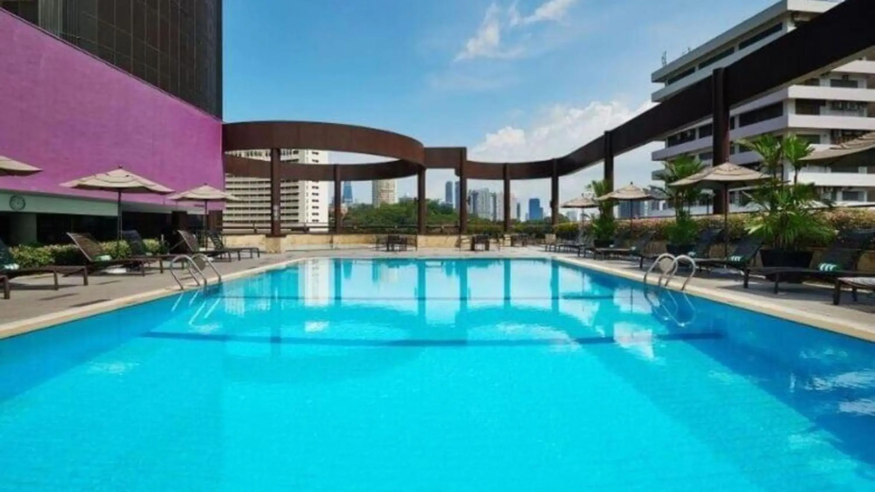 Swimming pool in Holiday Inn Singapore Atrium by IHG Swimming pool in Holiday Inn Singapore Atrium by IHG
