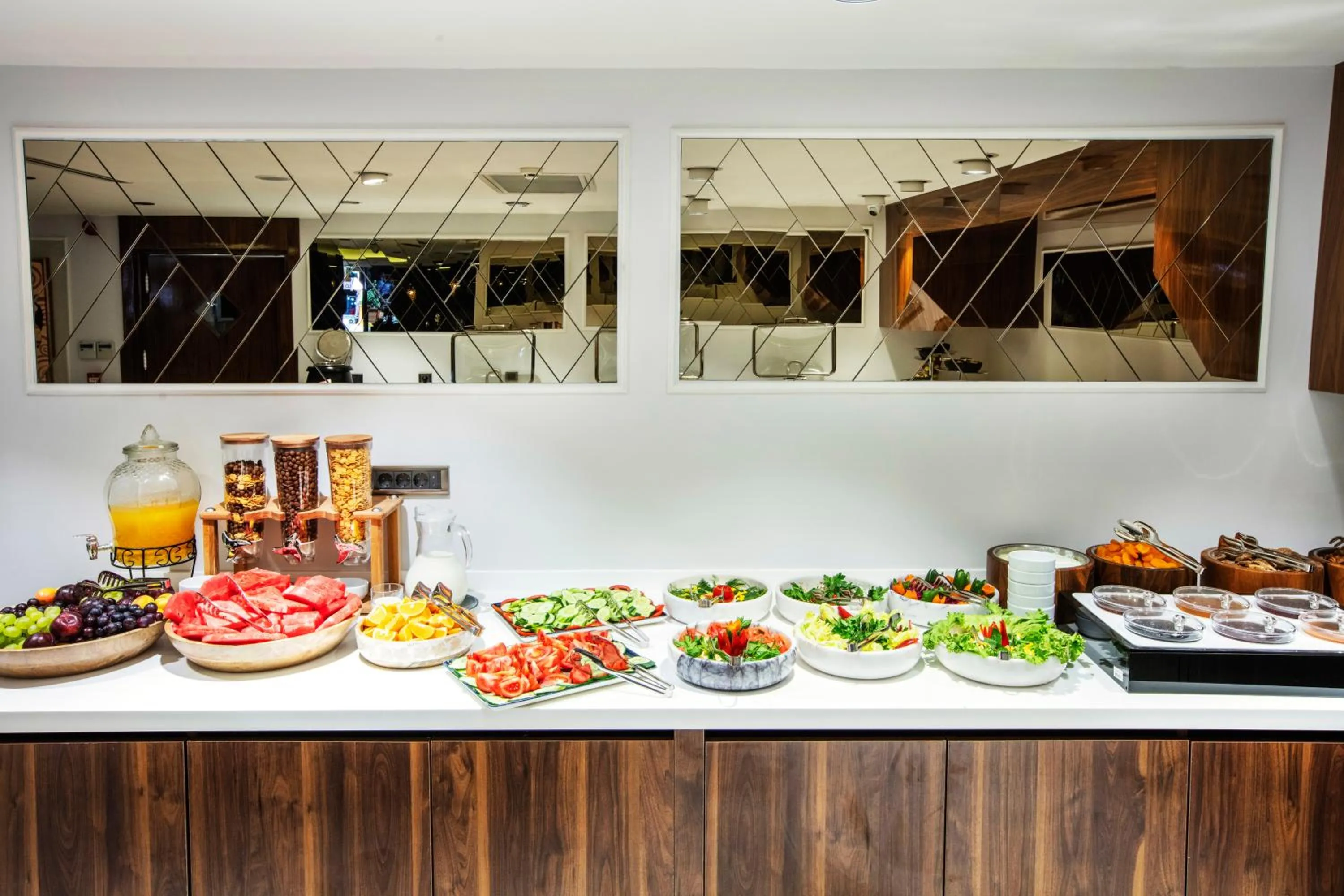 Restaurant/places to eat in Endican Beyazit Hotel