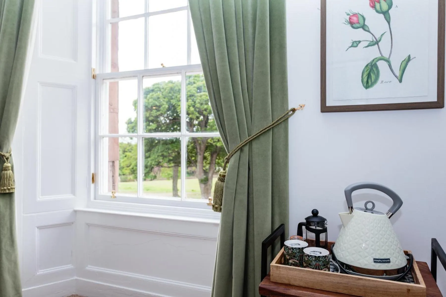 Coffee/tea facilities in Lunan House