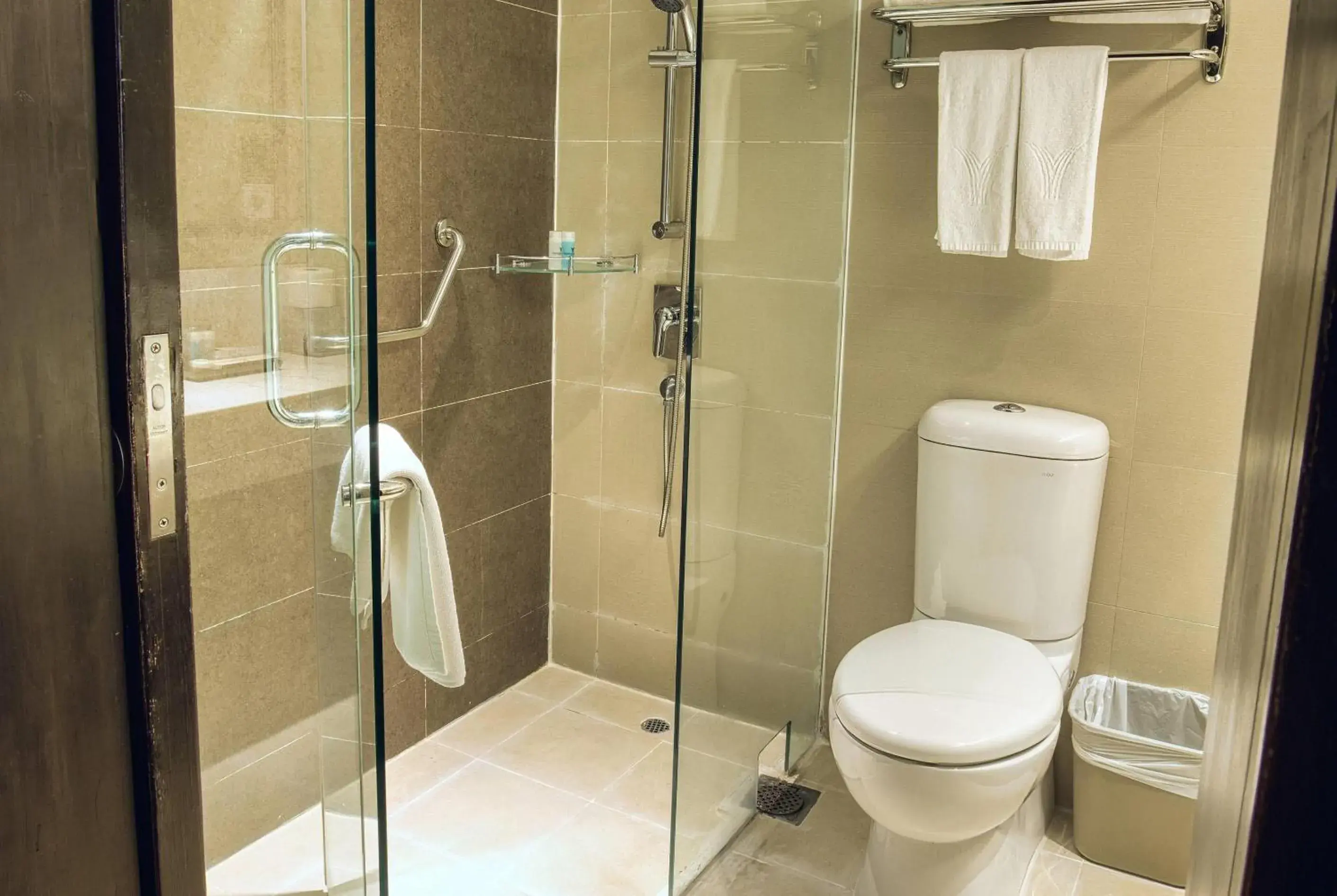 Bathroom in Wyndham Singapore Hotel Bathroom in Wyndham Singapore Hotel