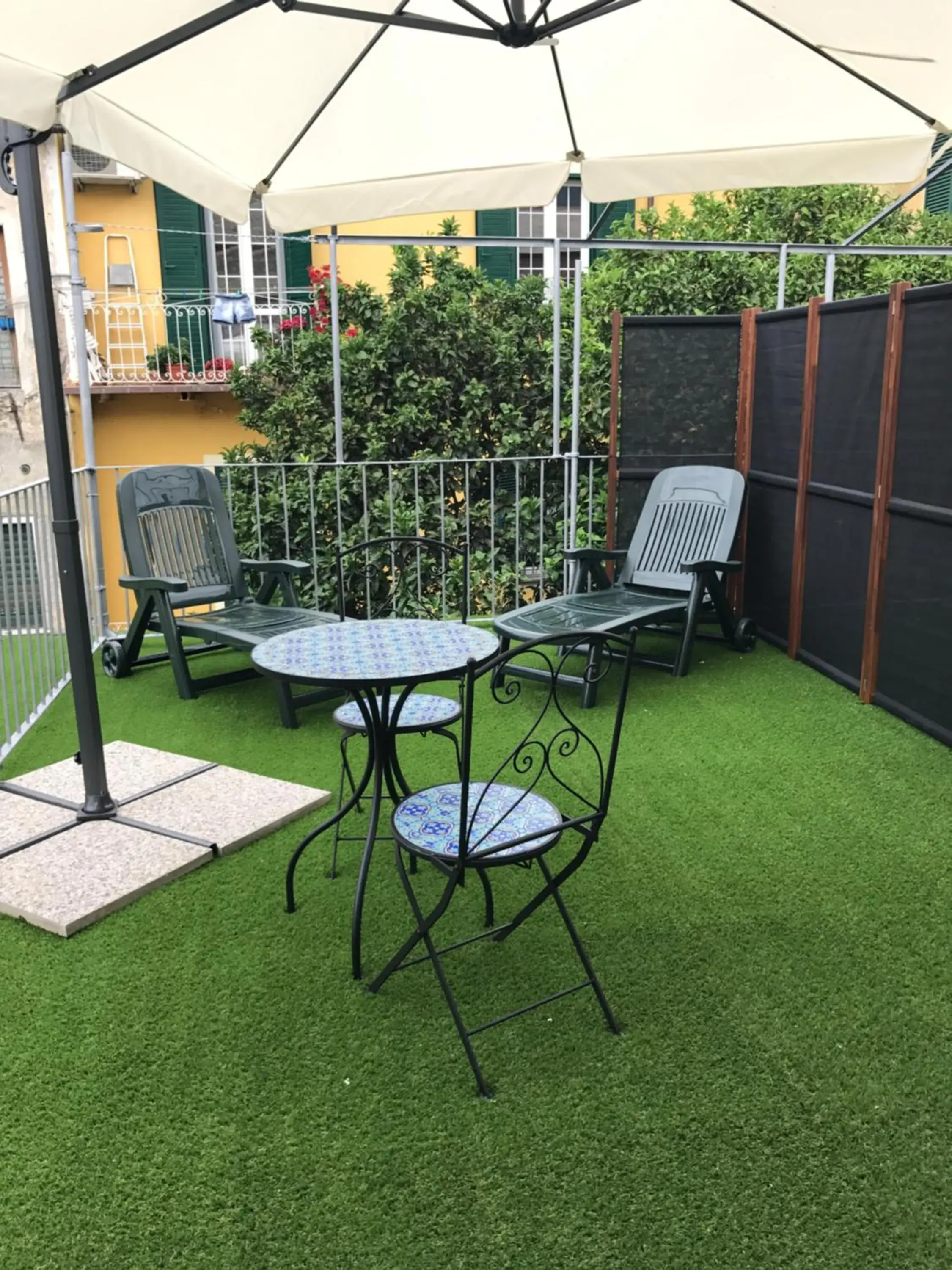 Triple Room with Terrace in Affittacamere Il Borgo Triple Room with Terrace in Affittacamere Il Borgo