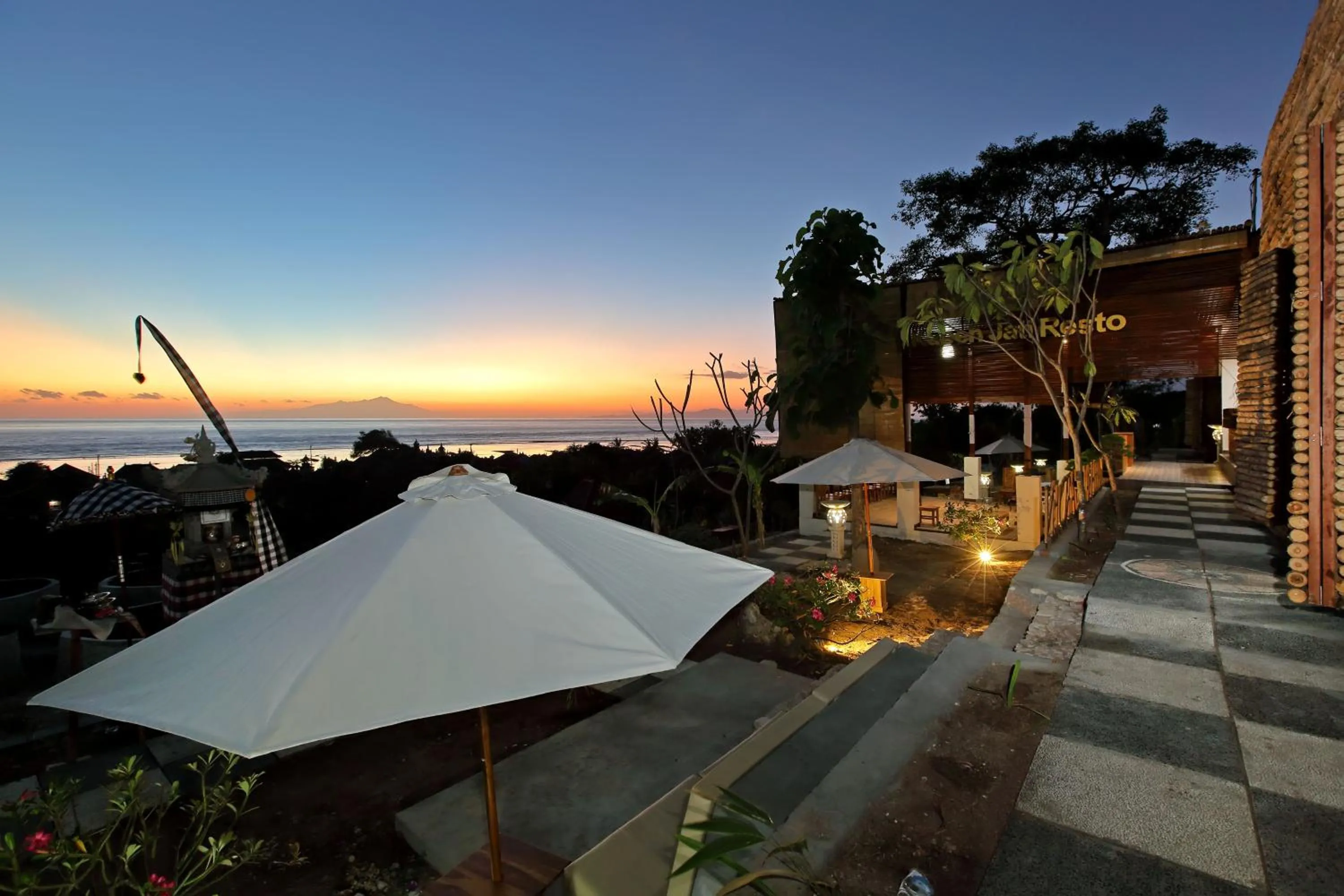 Balcony/Terrace in Kabeh Jati Garden Villa & Restaurant