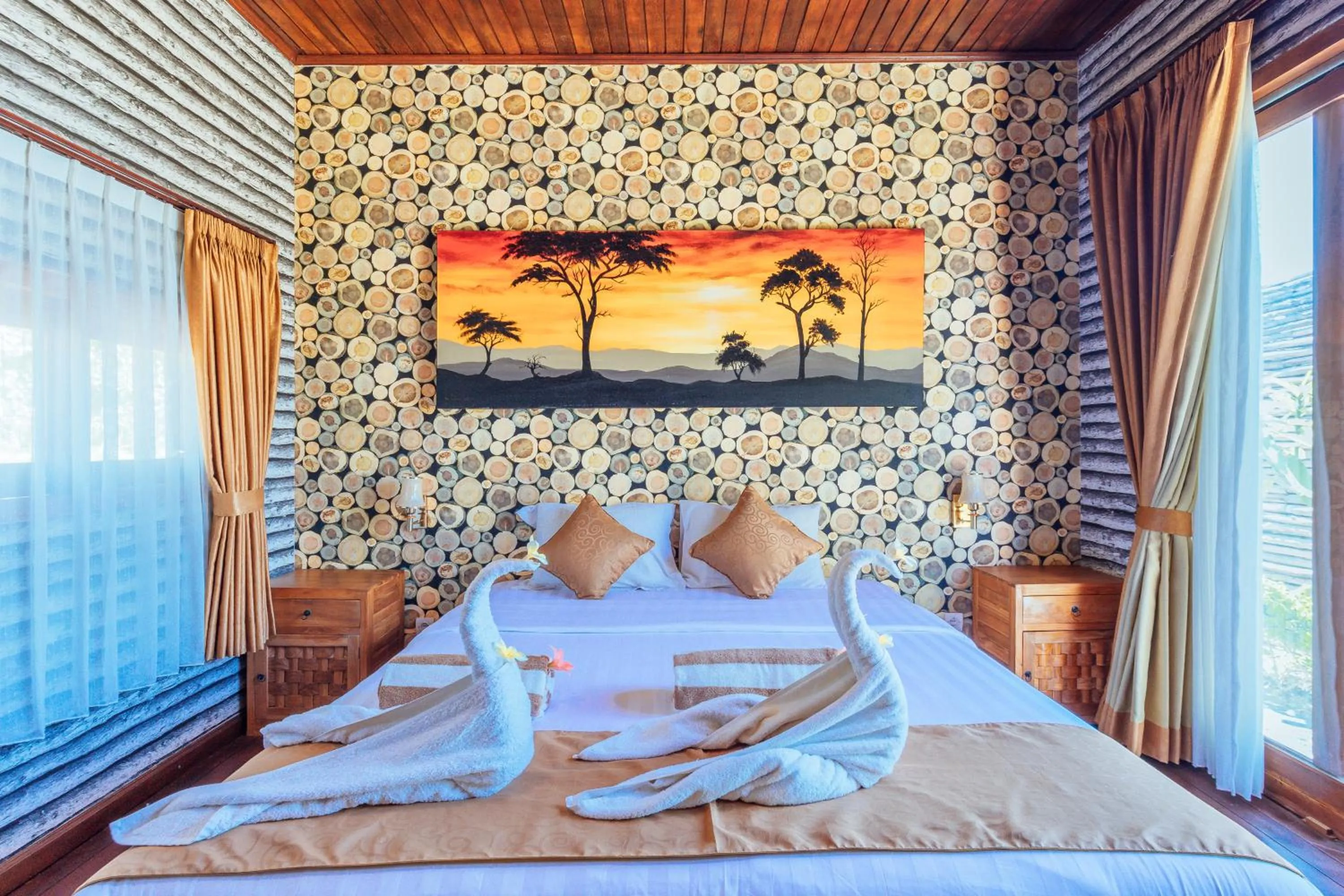 Bed in Kabeh Jati Garden Villa & Restaurant