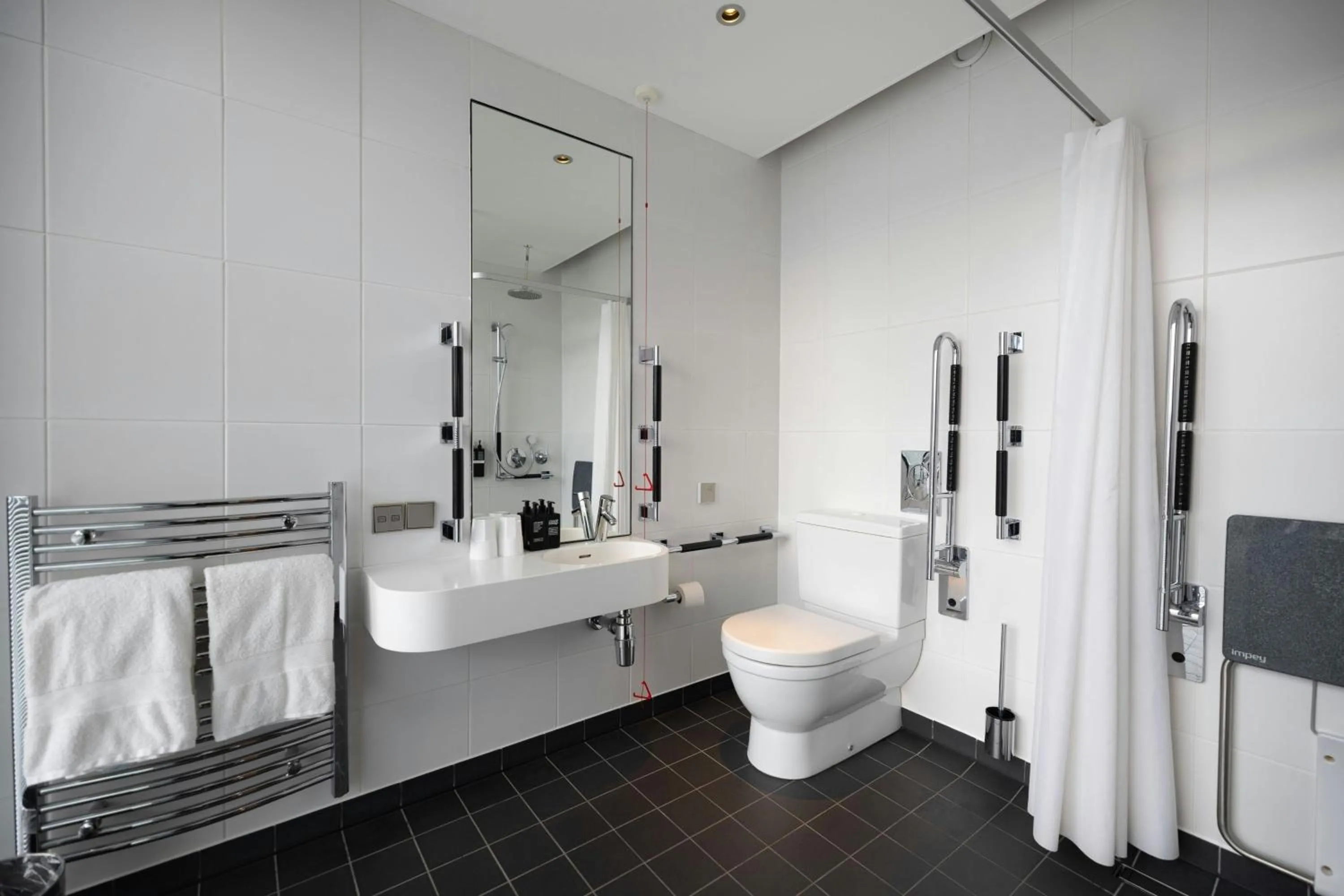 Bedroom in citizenM Glasgow