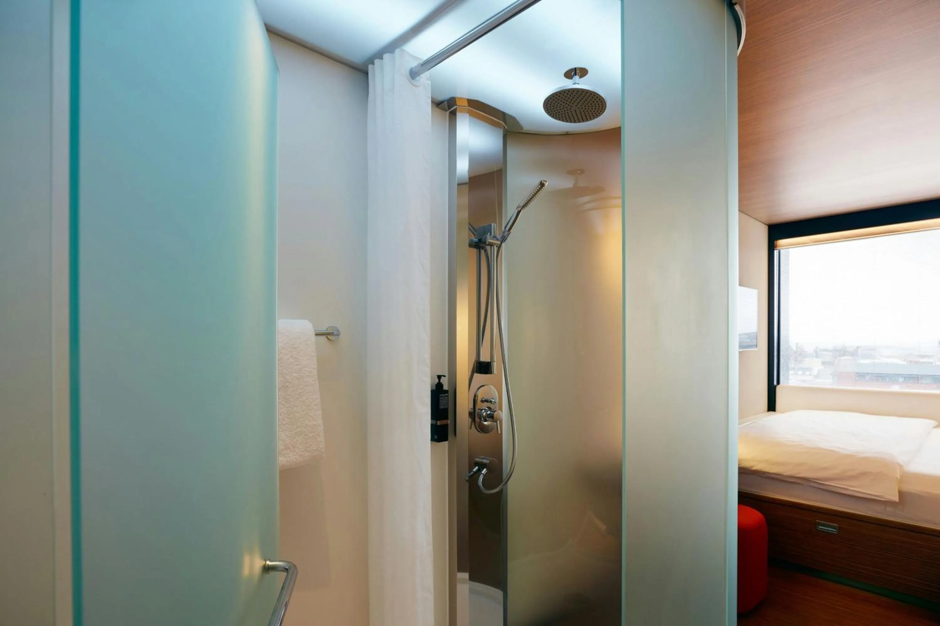 Bedroom in citizenM Glasgow