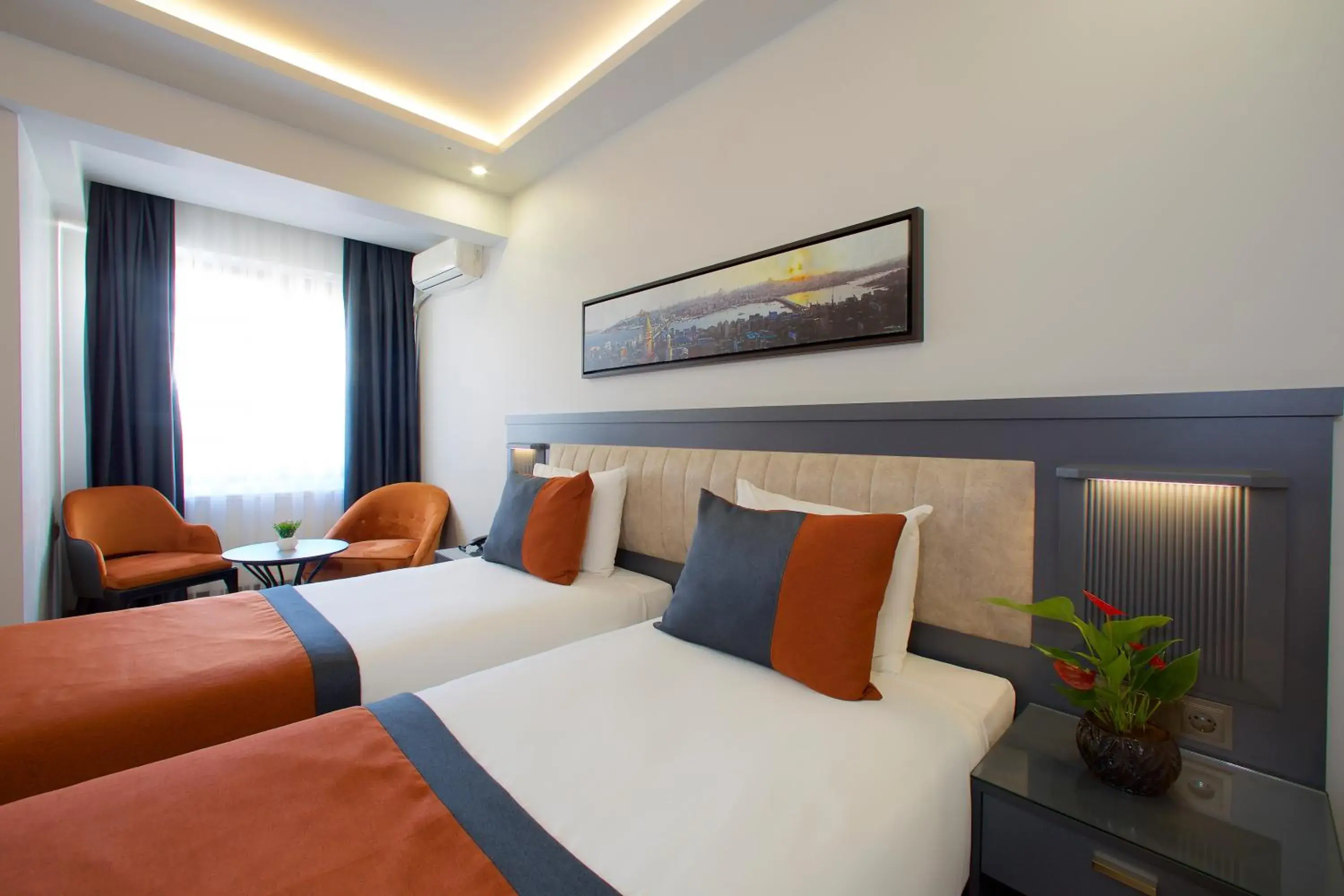 Budget Twin Room in Hotel Eyfel Budget Twin Room in Hotel Eyfel
