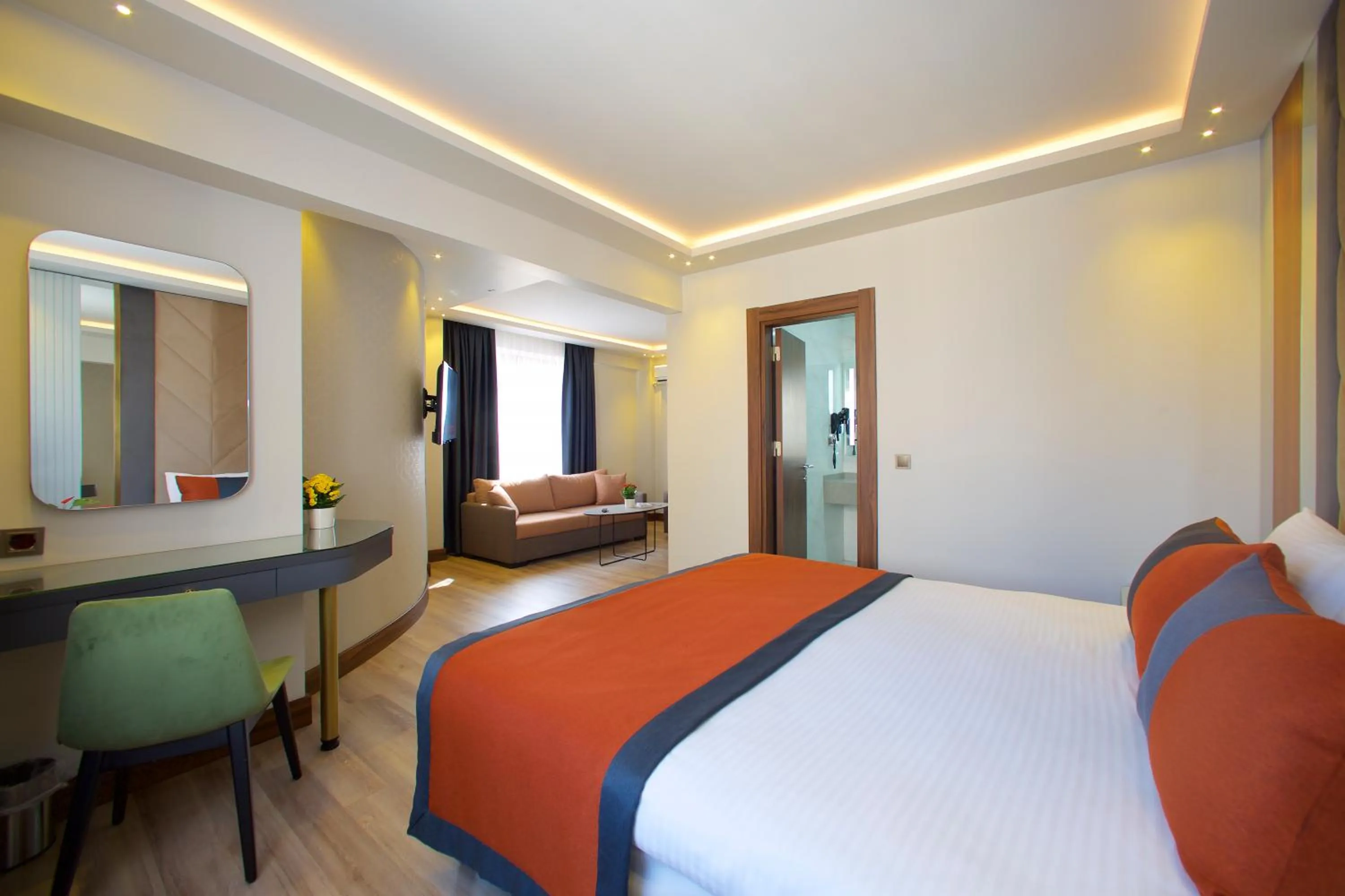 Photo of the whole room, Bed in Hotel Eyfel