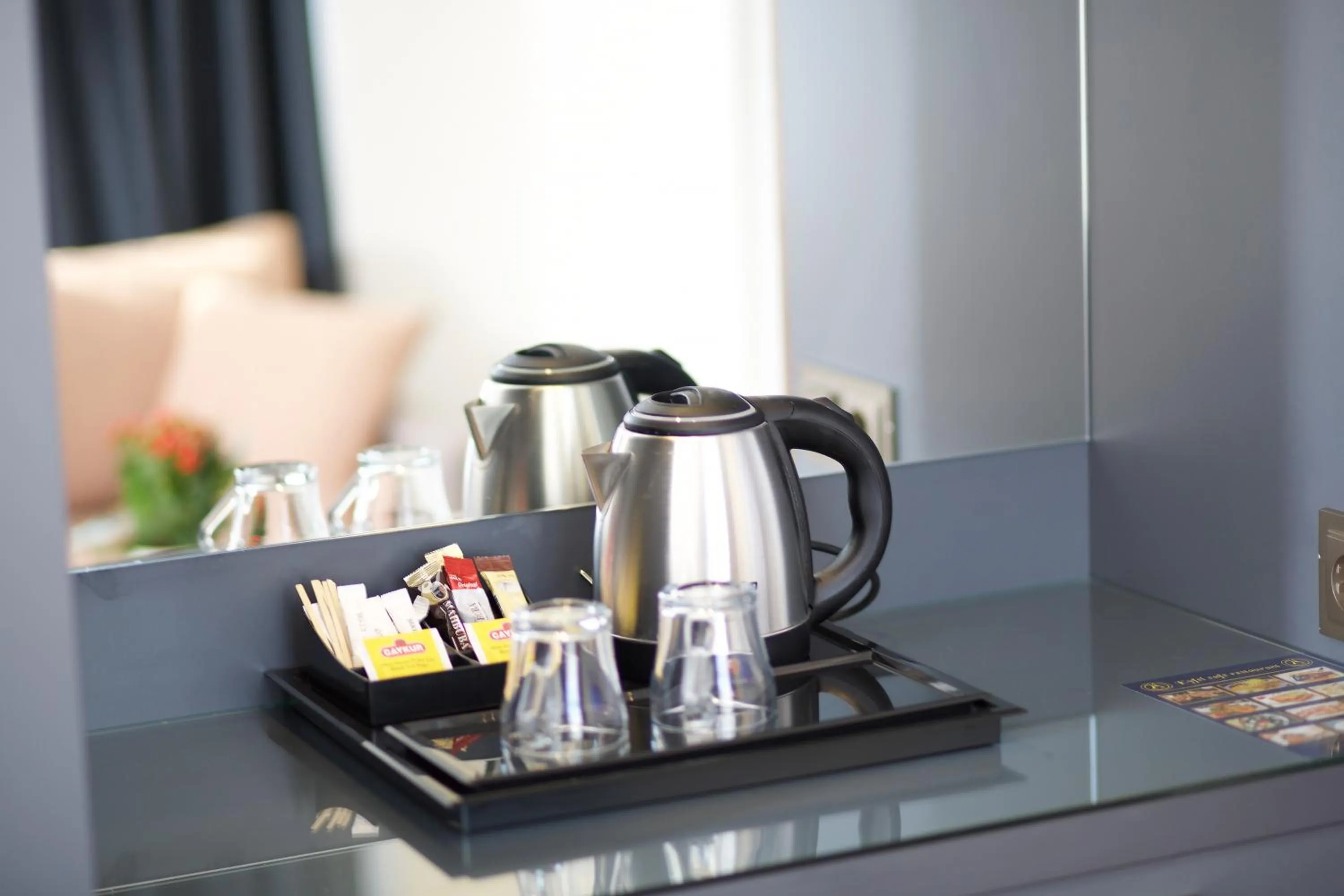 Coffee/tea facilities in Hotel Eyfel