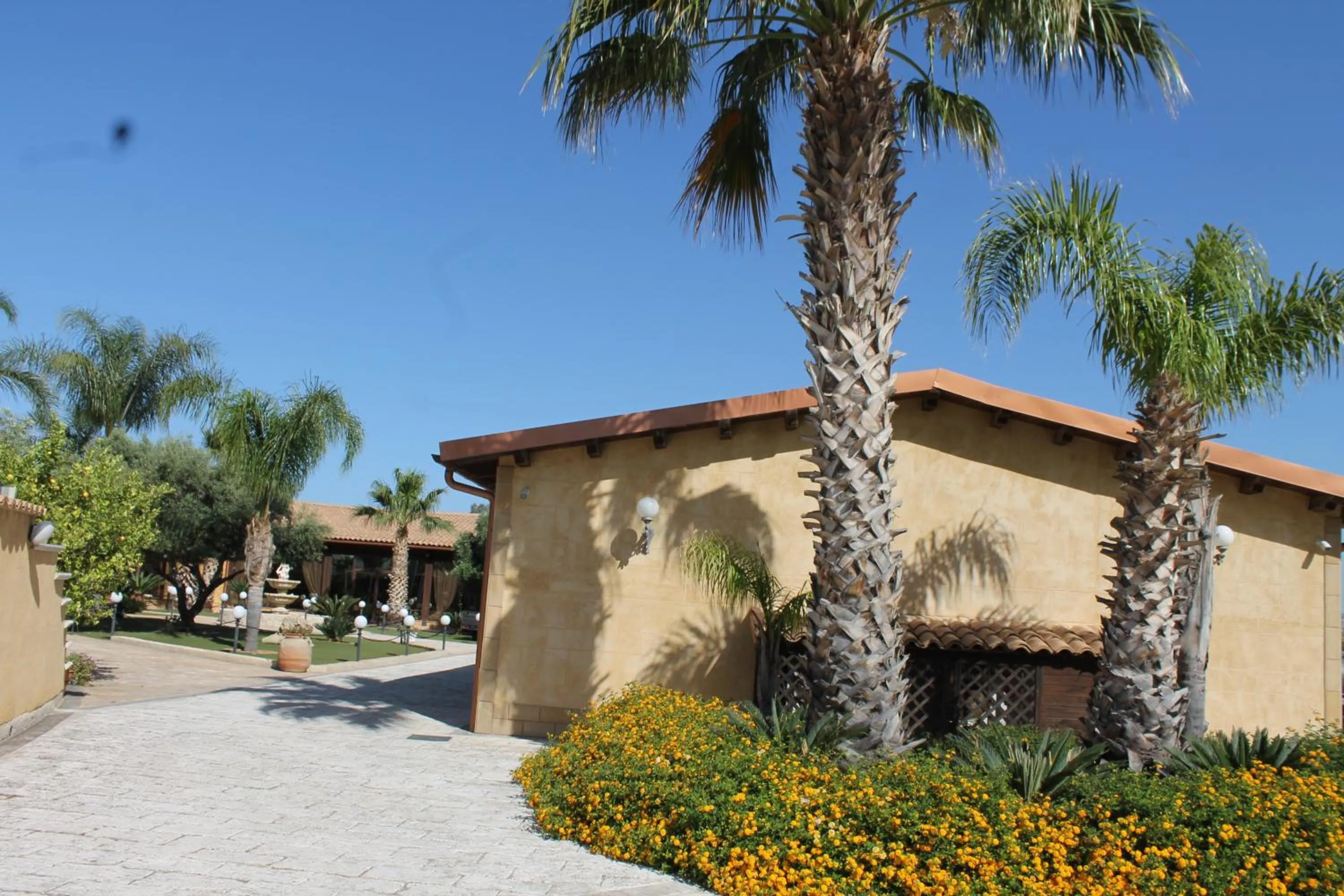 Property building in Villa Alisia