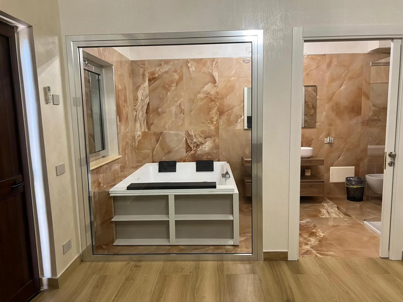 Hot Tub in Villa Alisia