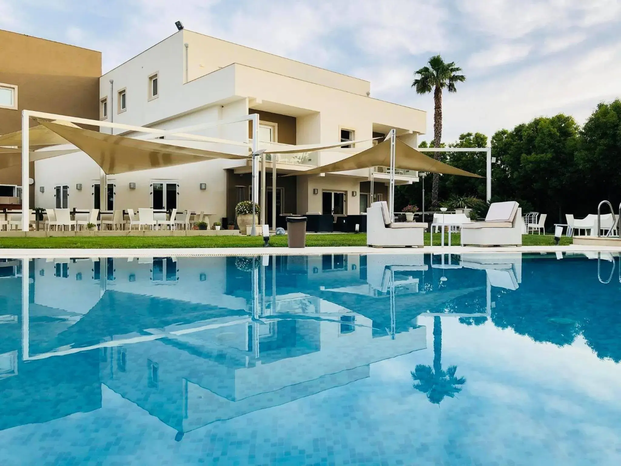 Restaurant/places to eat in Modica Palace Hotel Restaurant/places to eat in Modica Palace Hotel