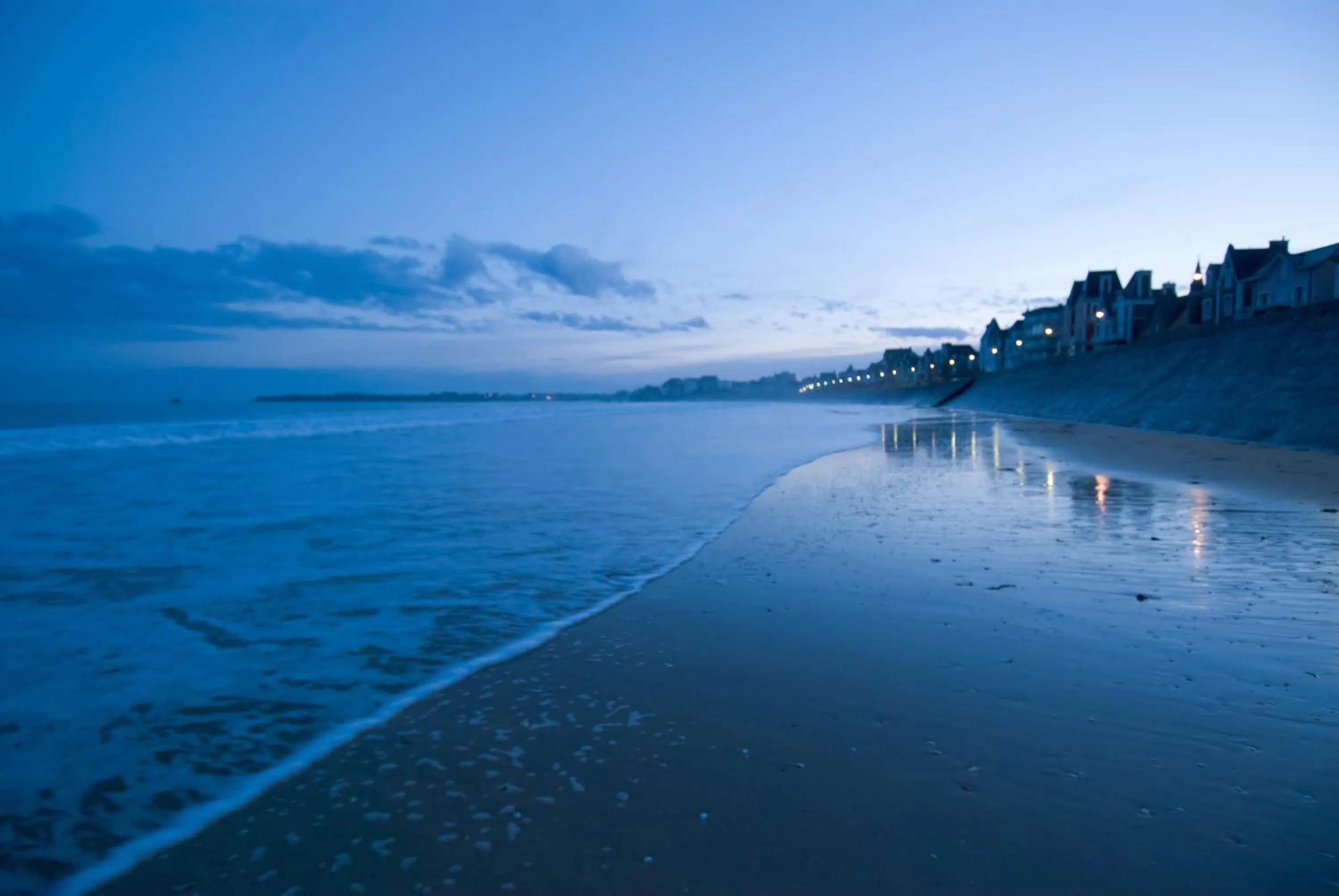 Night in Résidence Neptunia