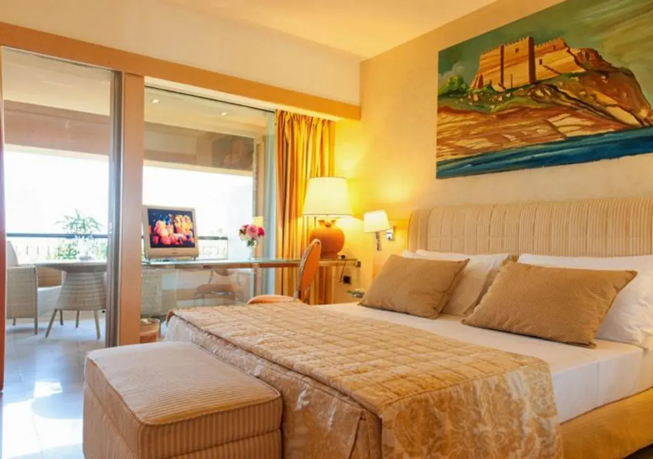 Bed in Acacia Resort Bed in Acacia Resort