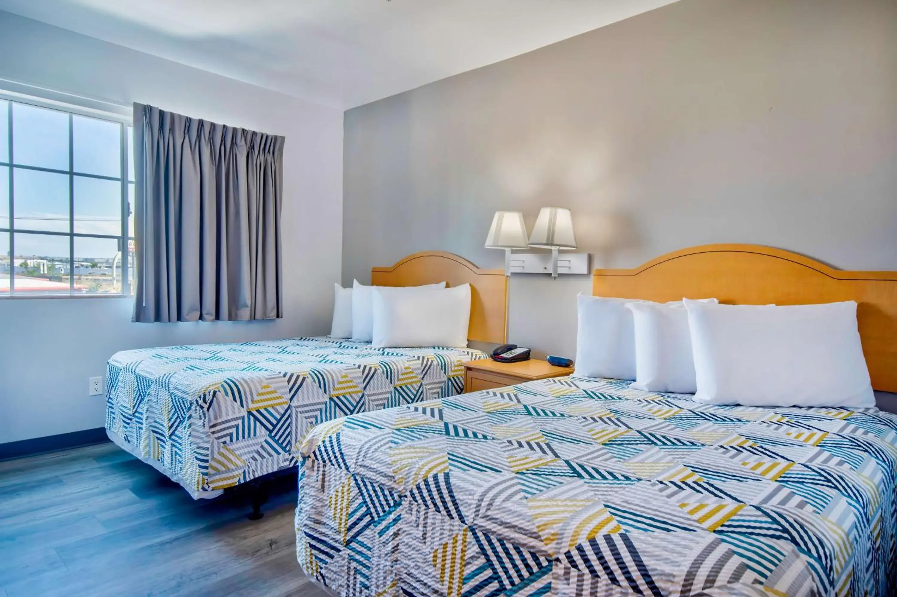 Bedroom, Bed in Studio 6-Bakersfield, CA Bedroom, Bed in Studio 6-Bakersfield, CA