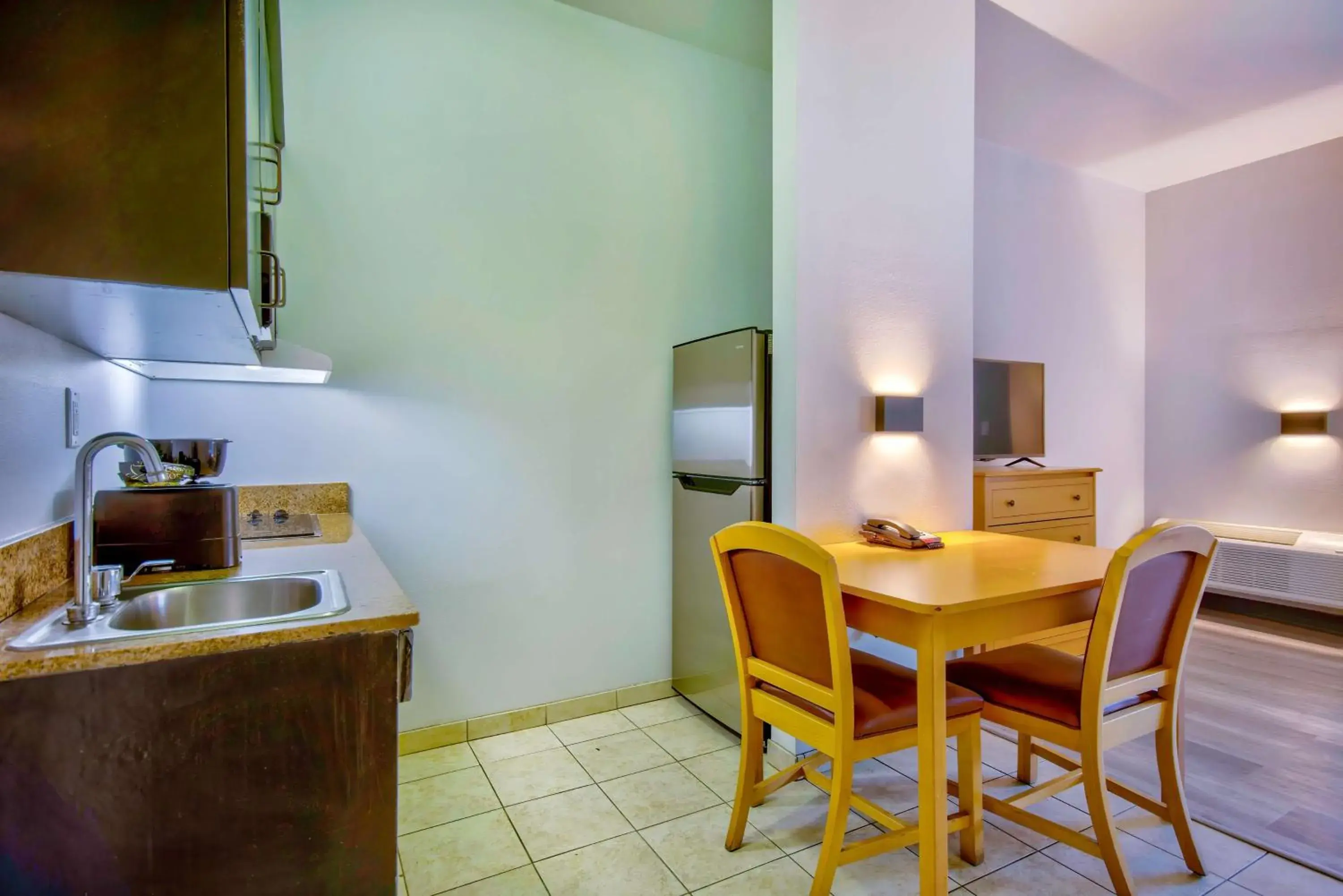 Kitchen or kitchenette in Studio 6-Bakersfield, CA Kitchen or kitchenette in Studio 6-Bakersfield, CA