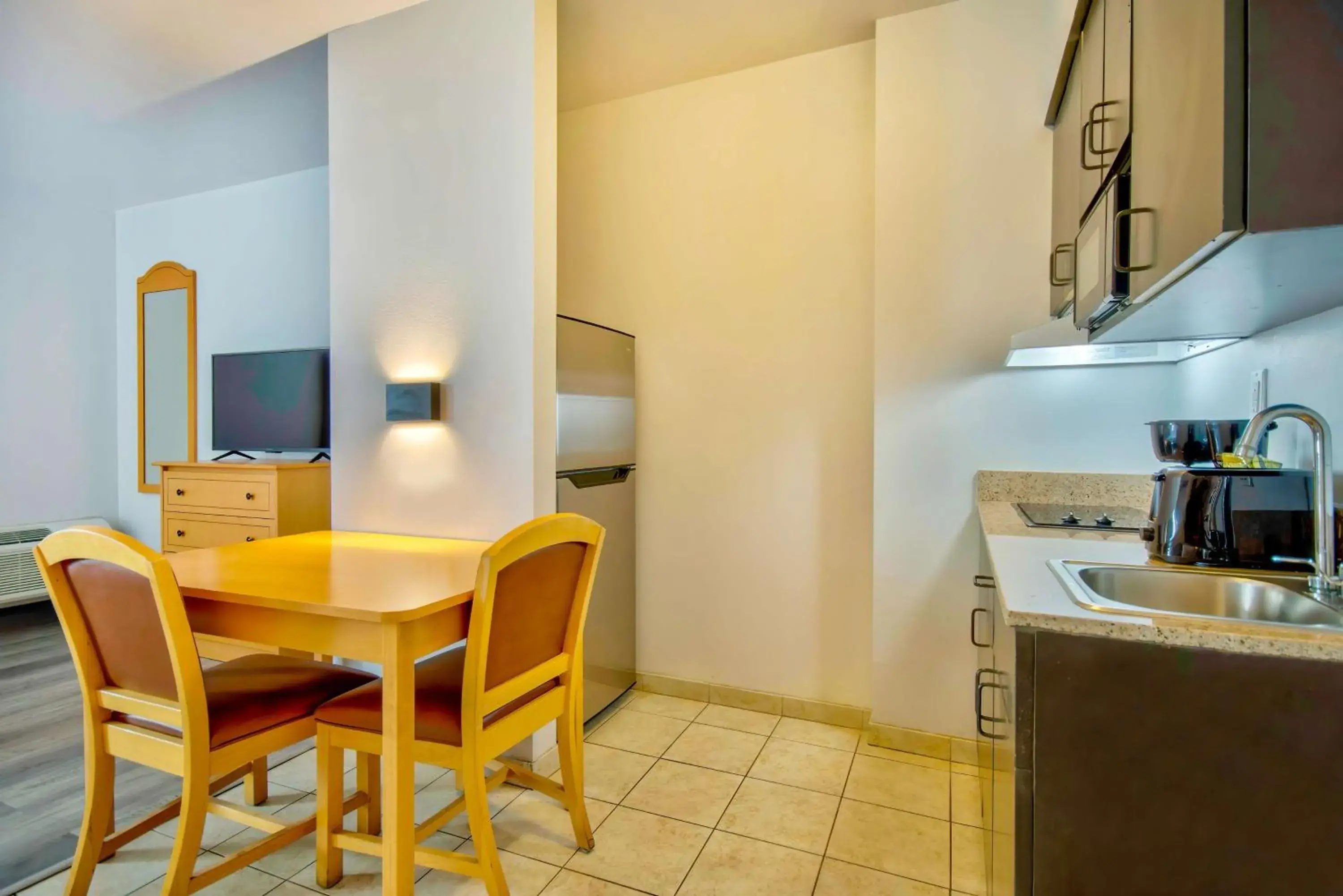 Kitchen or kitchenette in Studio 6-Bakersfield, CA Kitchen or kitchenette in Studio 6-Bakersfield, CA