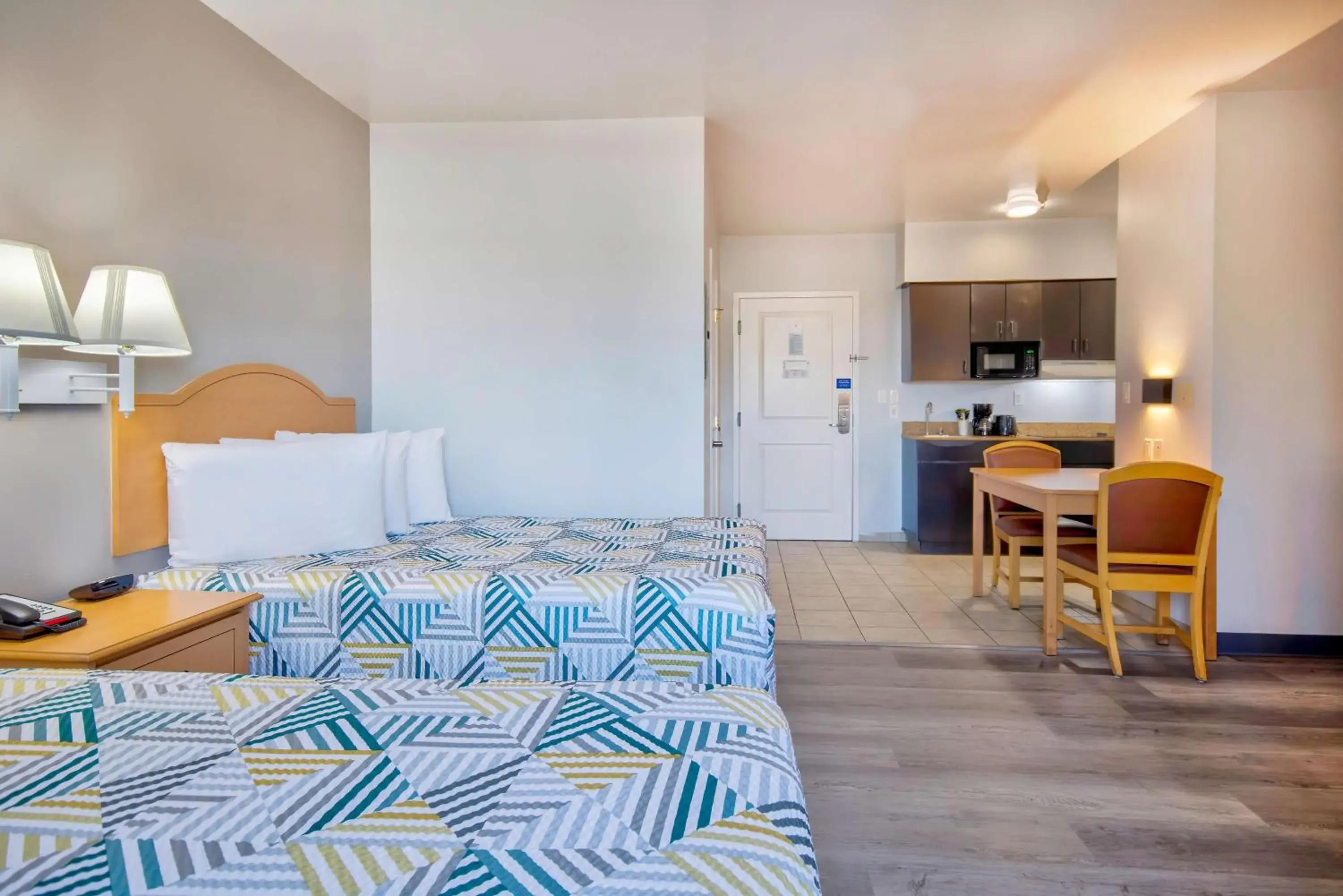 Bedroom, Bed in Studio 6-Bakersfield, CA Bedroom, Bed in Studio 6-Bakersfield, CA