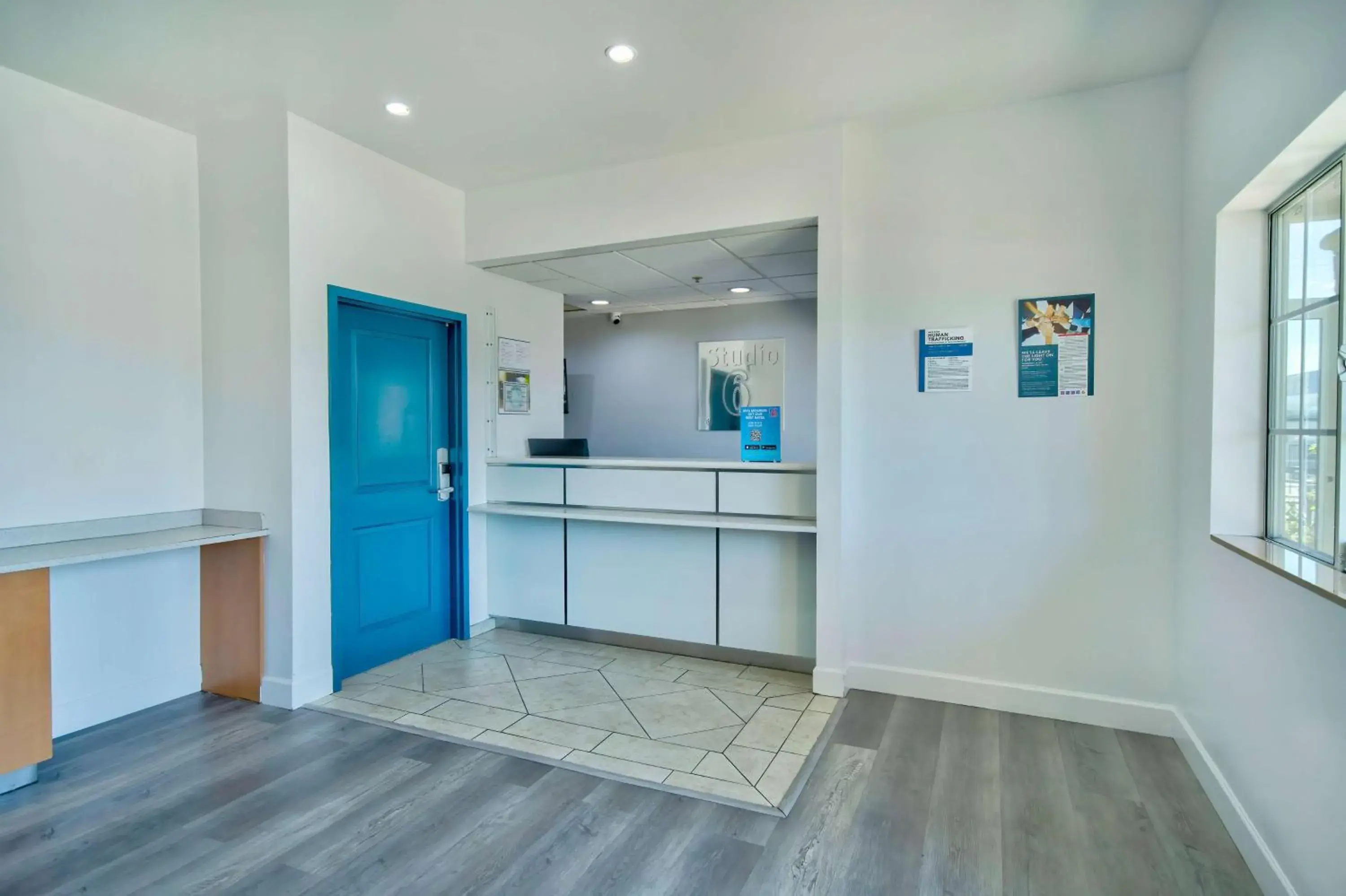 Lobby or reception in Studio 6-Bakersfield, CA Lobby or reception in Studio 6-Bakersfield, CA