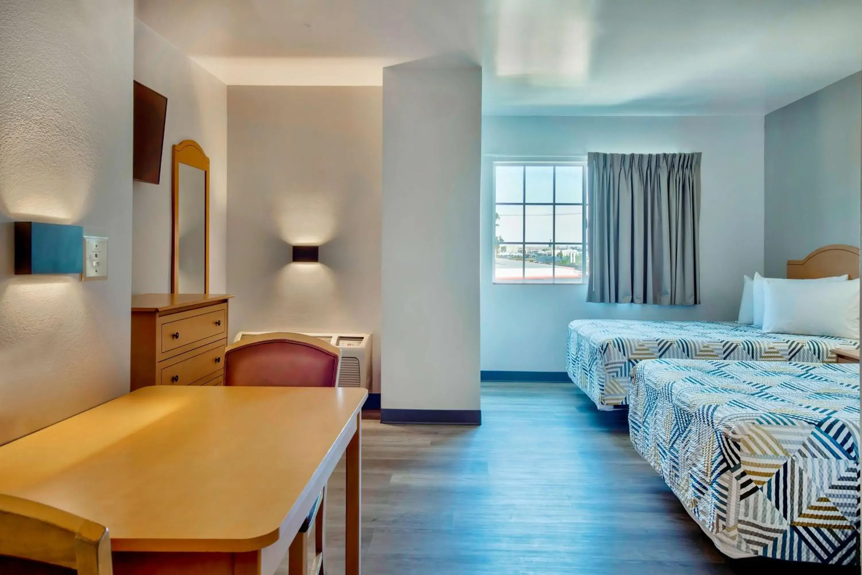 Bedroom, Bed in Studio 6-Bakersfield, CA Bedroom, Bed in Studio 6-Bakersfield, CA