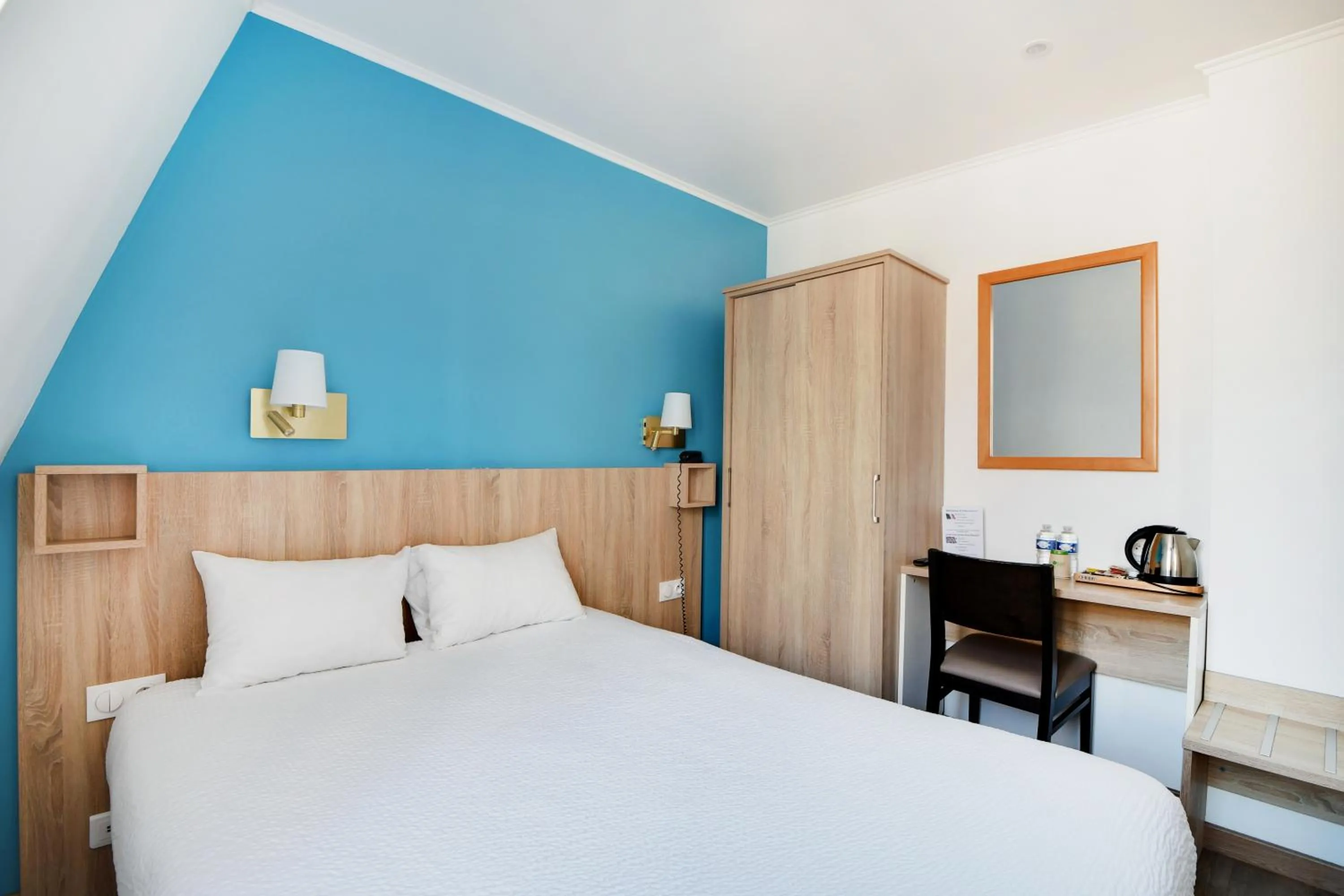 Bedroom, Bed in Altona