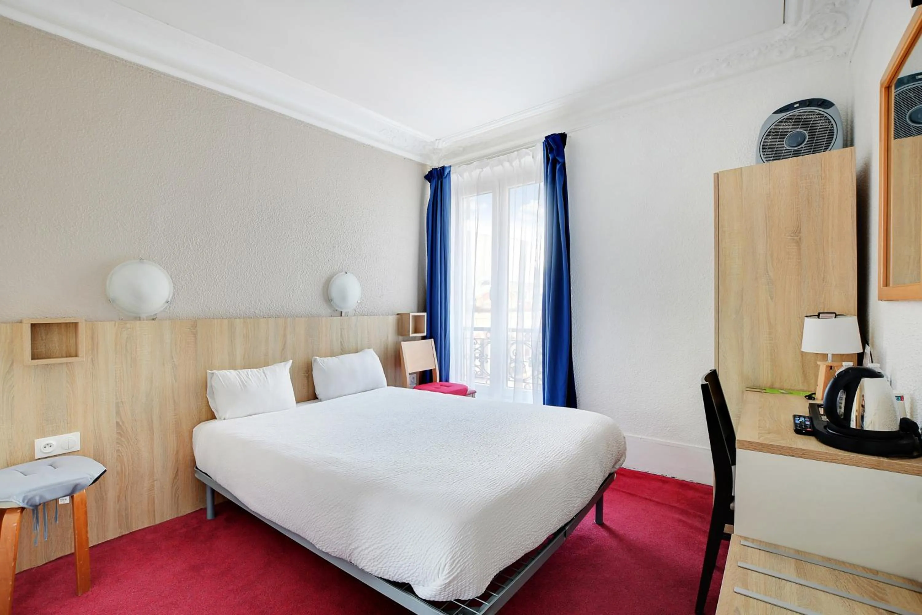 Bedroom, Bed in Altona