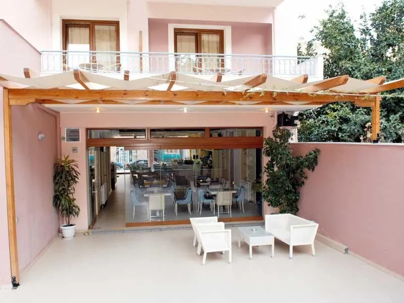 Studios Karavos