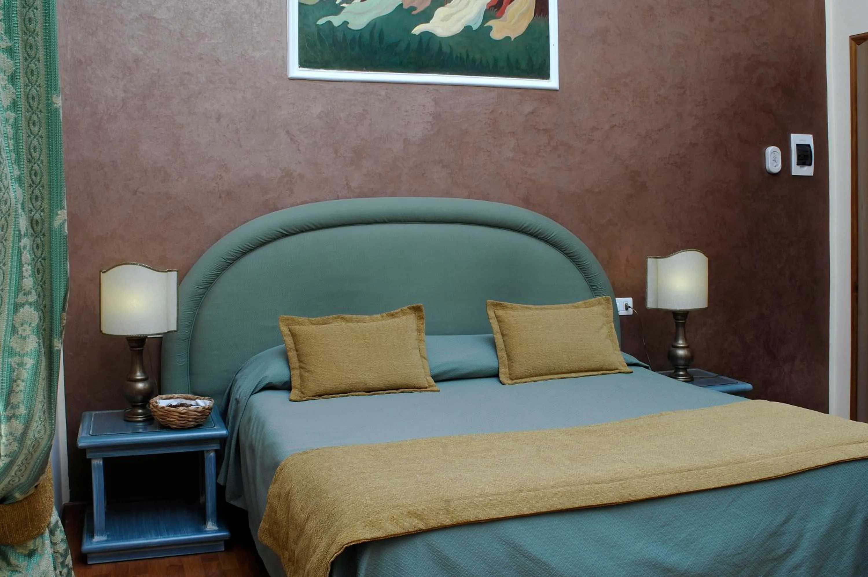 Decorative detail, Bed in Relais Dante e Beatrice