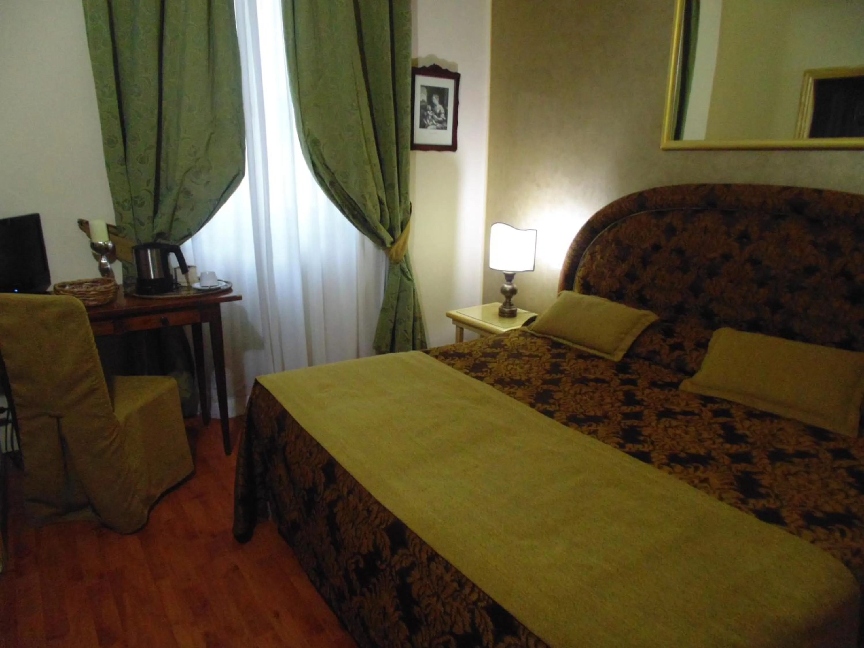 Decorative detail, Bed in Relais Dante e Beatrice