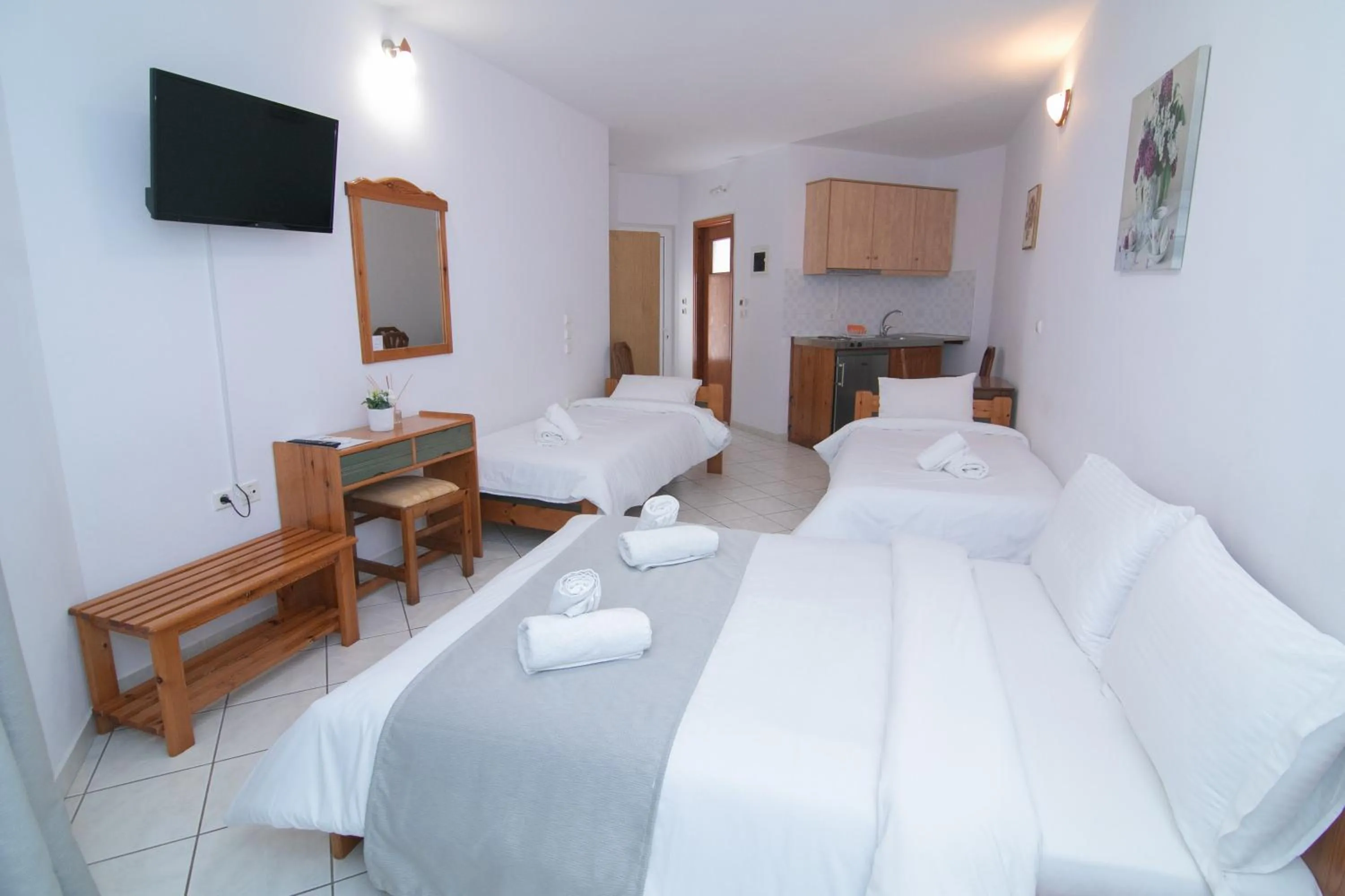 Bed in Malvasia Corner Studios - ex Romeo's House