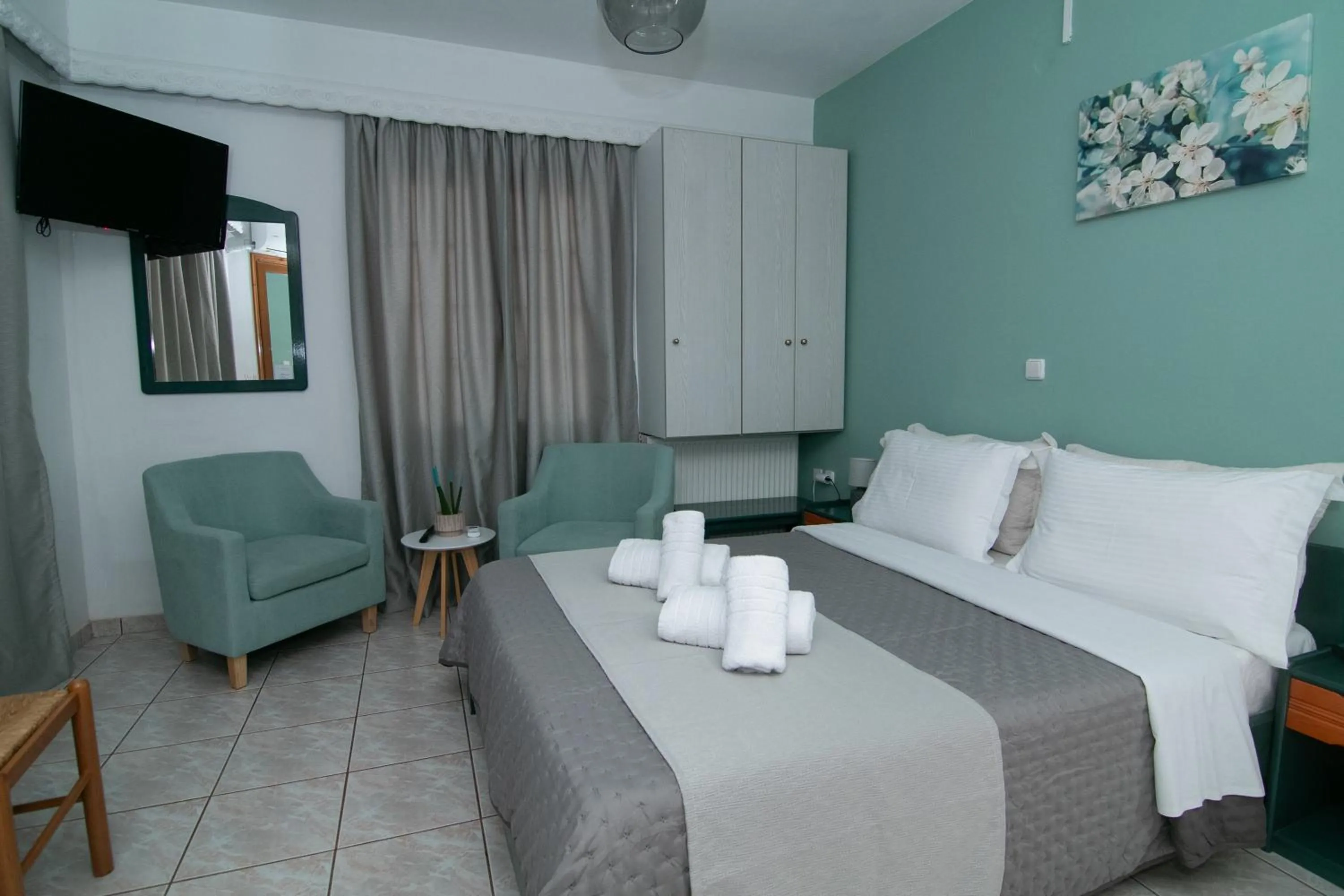 Bed in Malvasia Corner Studios - ex Romeo's House