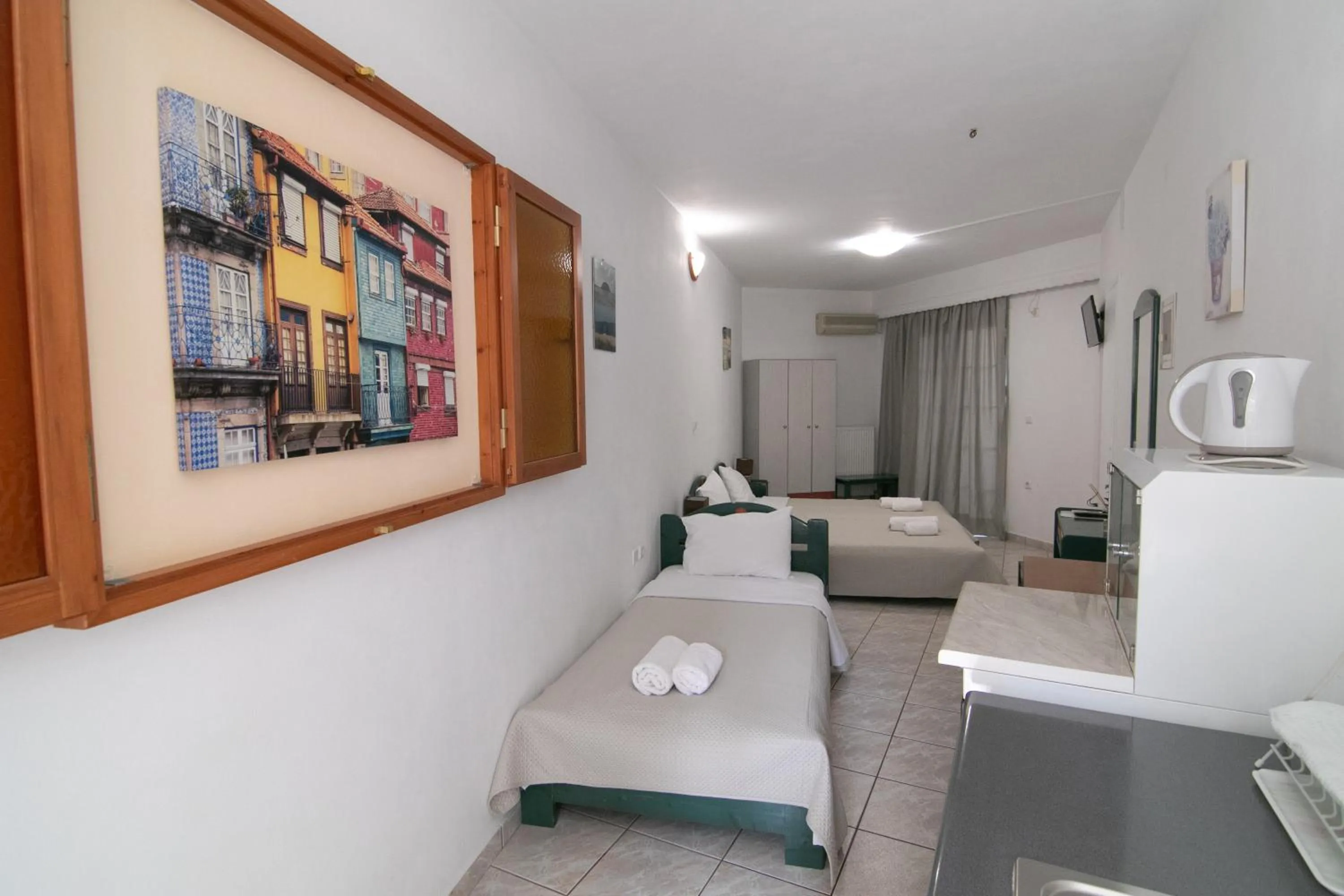 Malvasia Corner Studios - ex Romeo's House