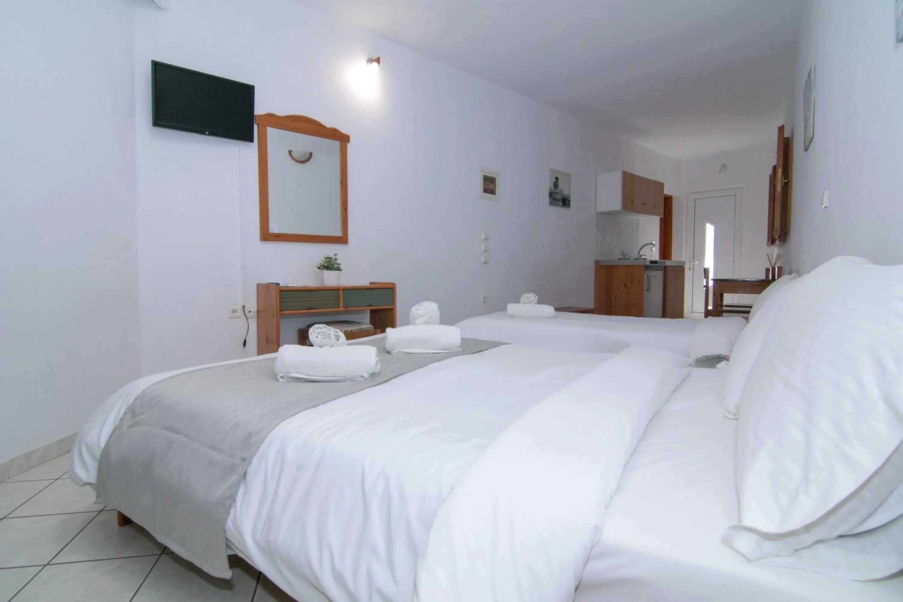 Bed in Malvasia Corner Studios - ex Romeo's House