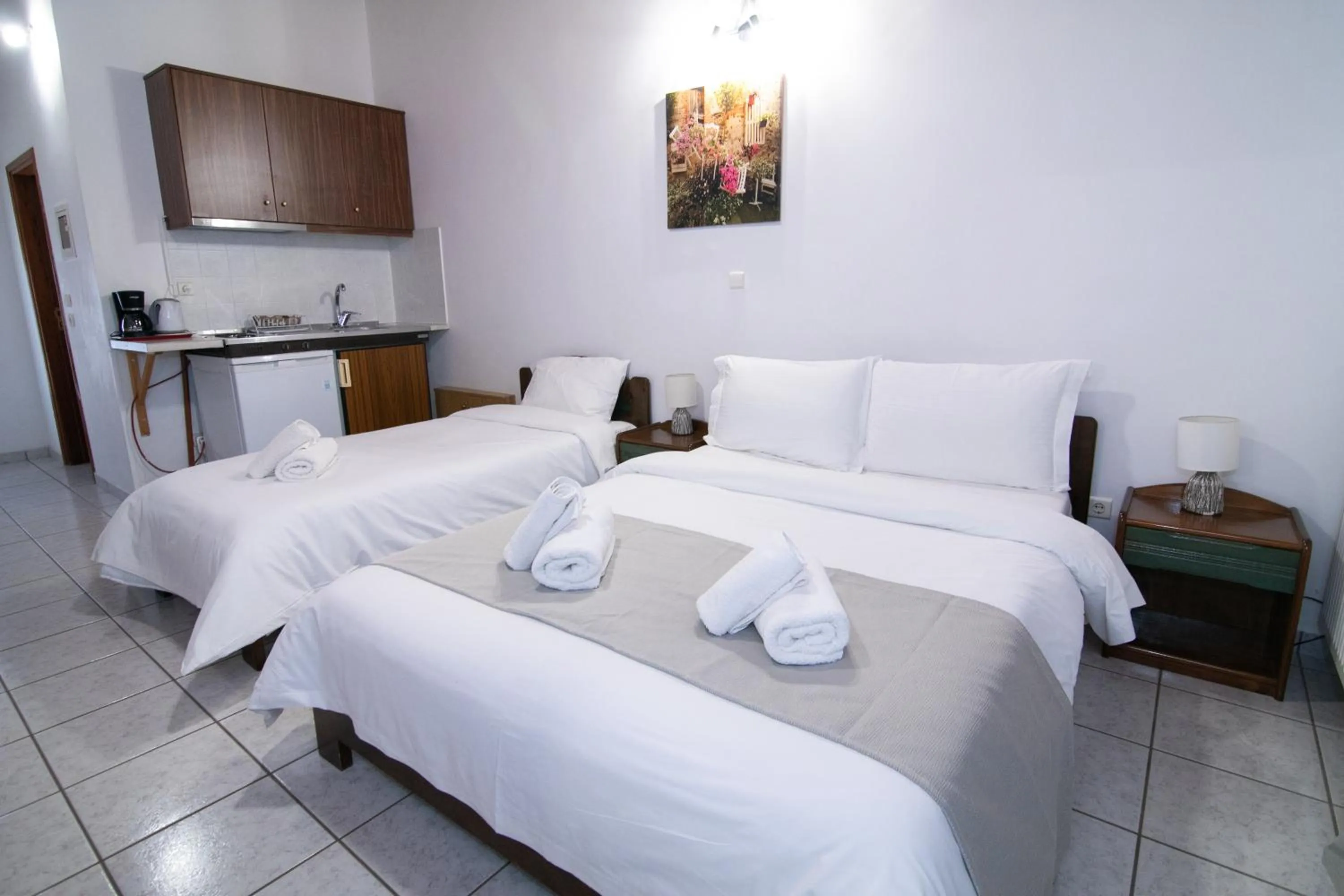 Bed in Malvasia Corner Studios - ex Romeo's House