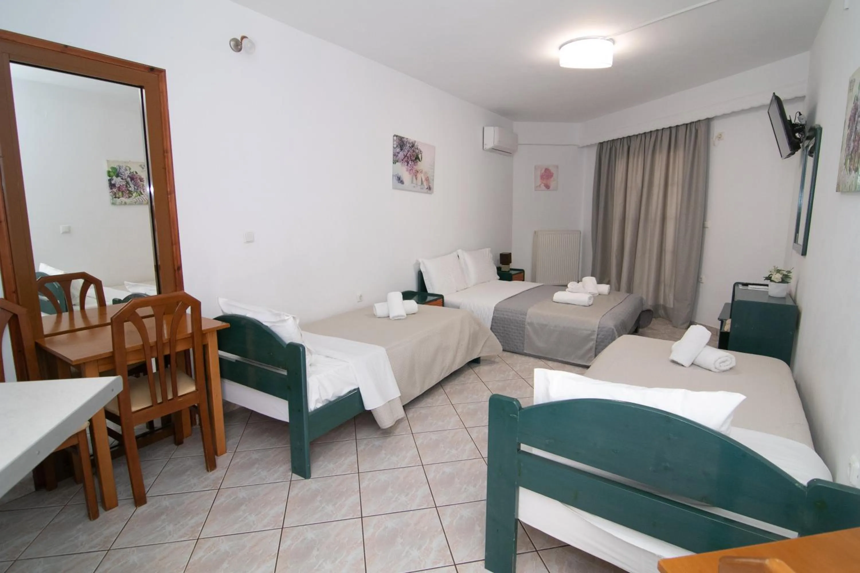 Bed in Malvasia Corner Studios - ex Romeo's House