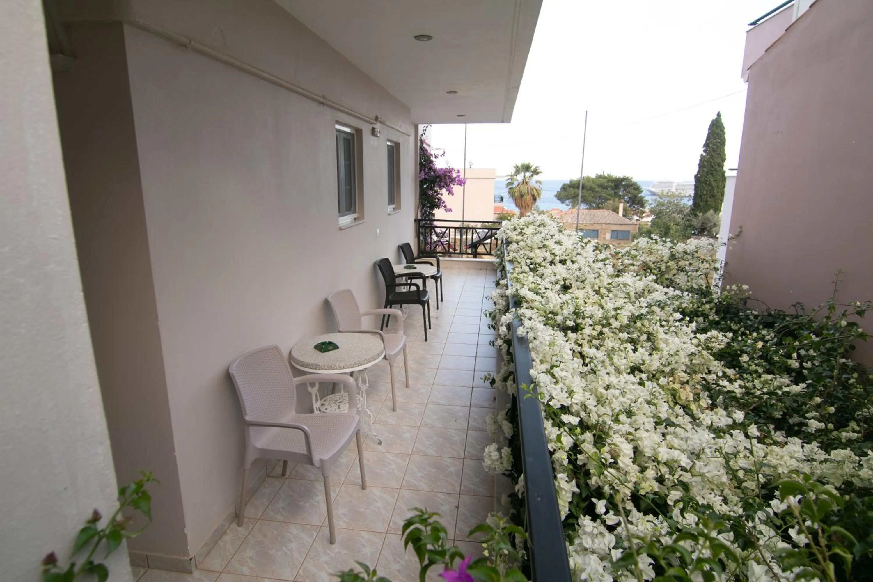 Malvasia Corner Studios - ex Romeo's House