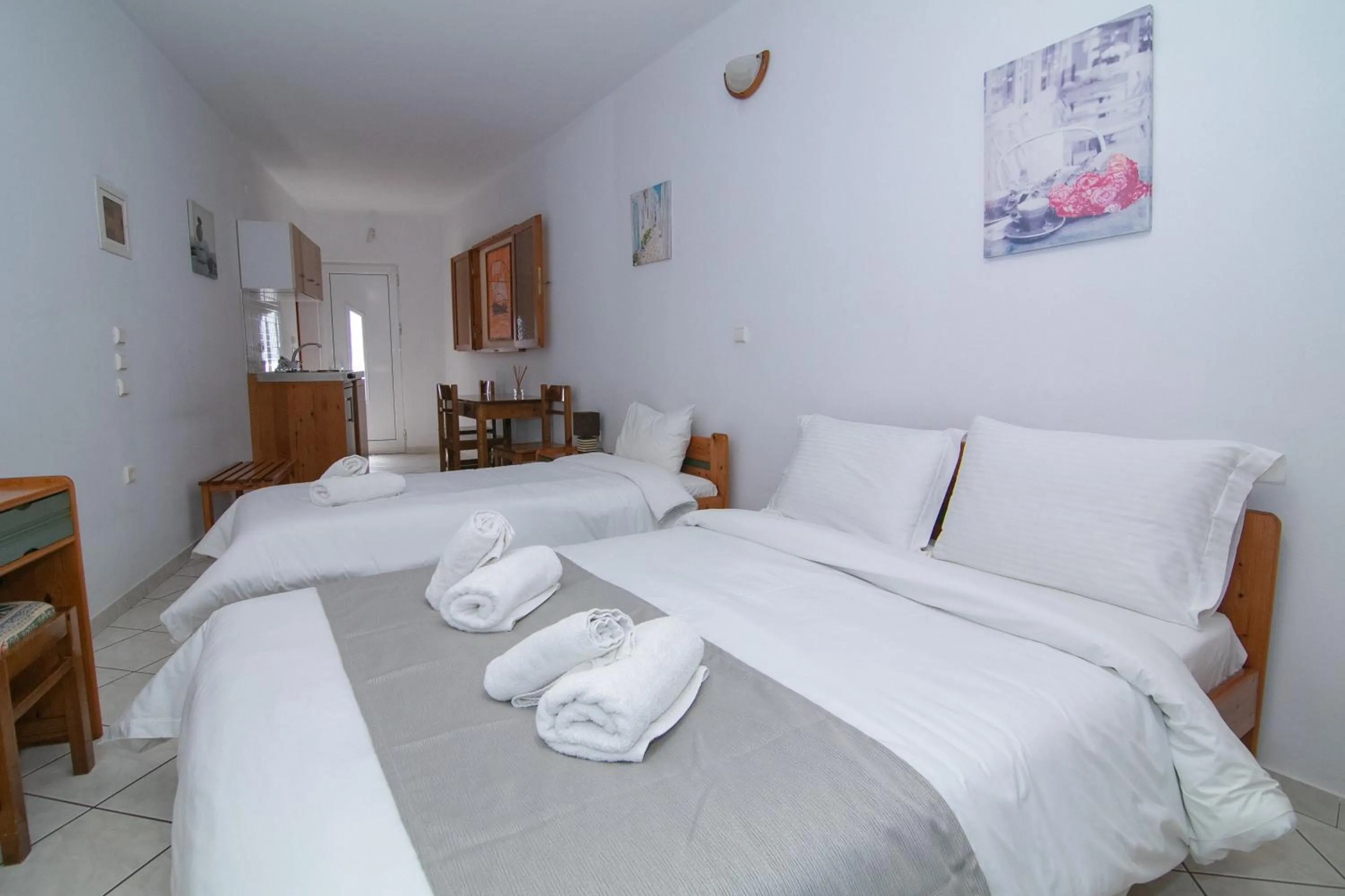 Bed in Malvasia Corner Studios - ex Romeo's House