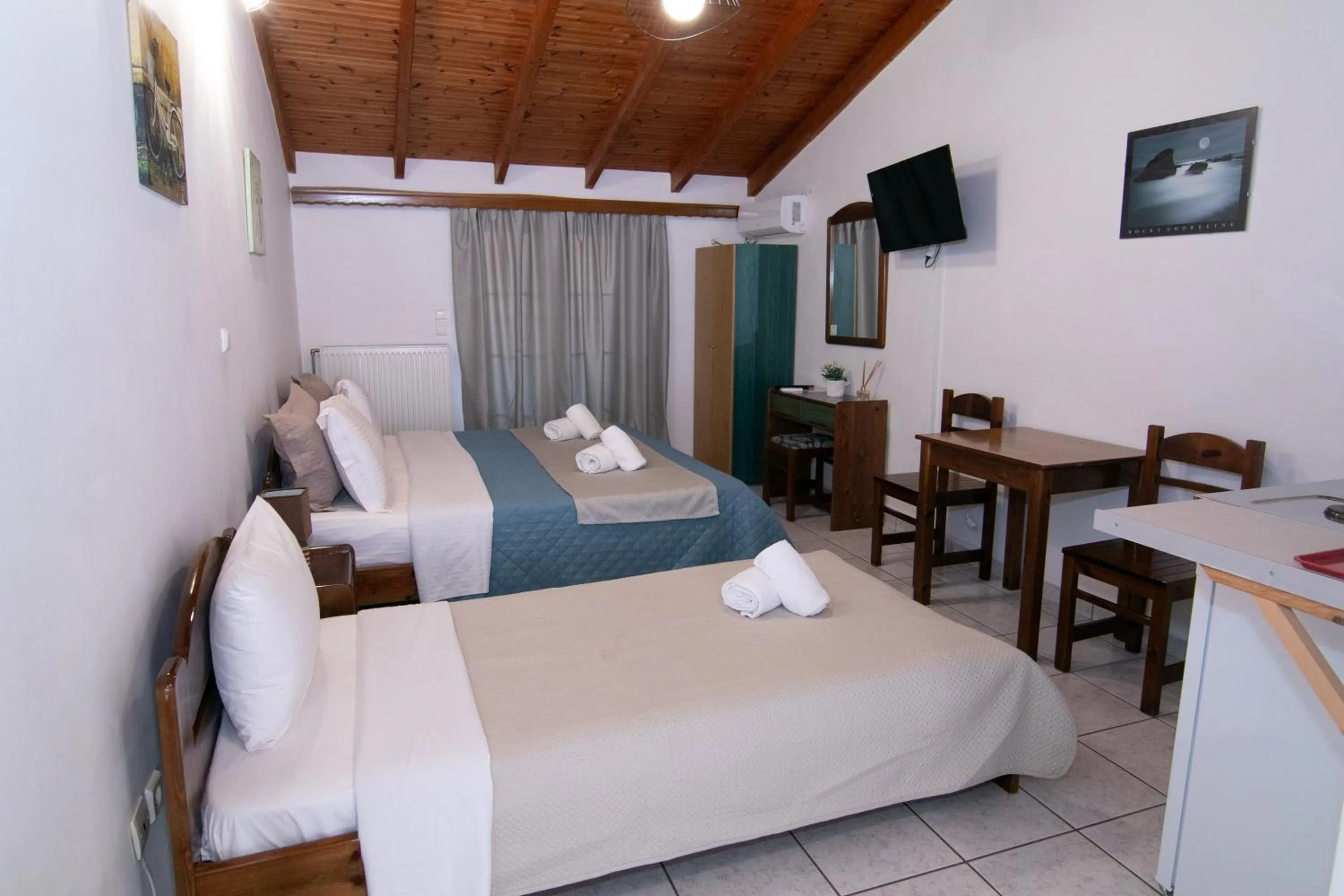 Bed in Malvasia Corner Studios - ex Romeo's House