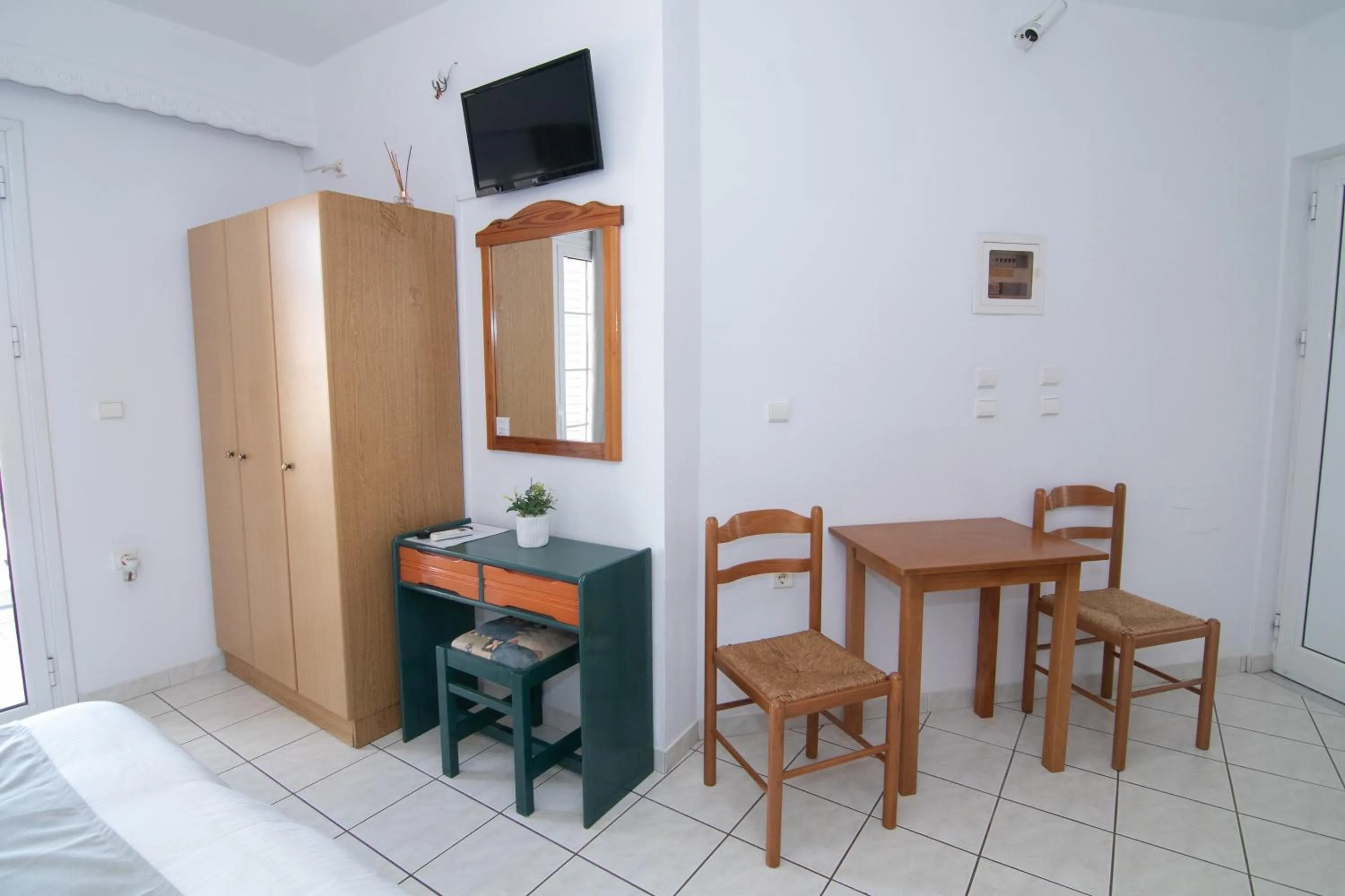 Malvasia Corner Studios - ex Romeo's House