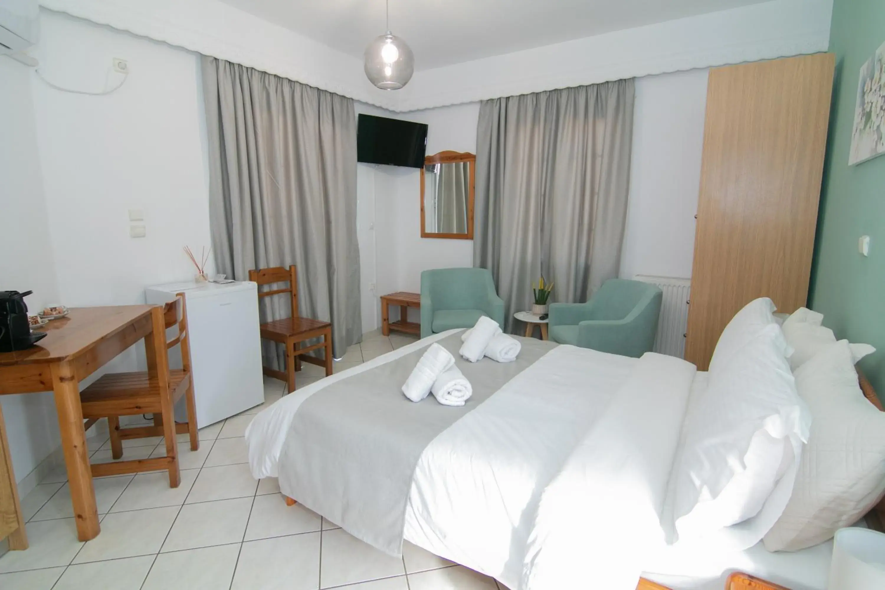 Junior Suite in Malvasia Corner Studios - ex Romeo's House Junior Suite in Malvasia Corner Studios - ex Romeo's House