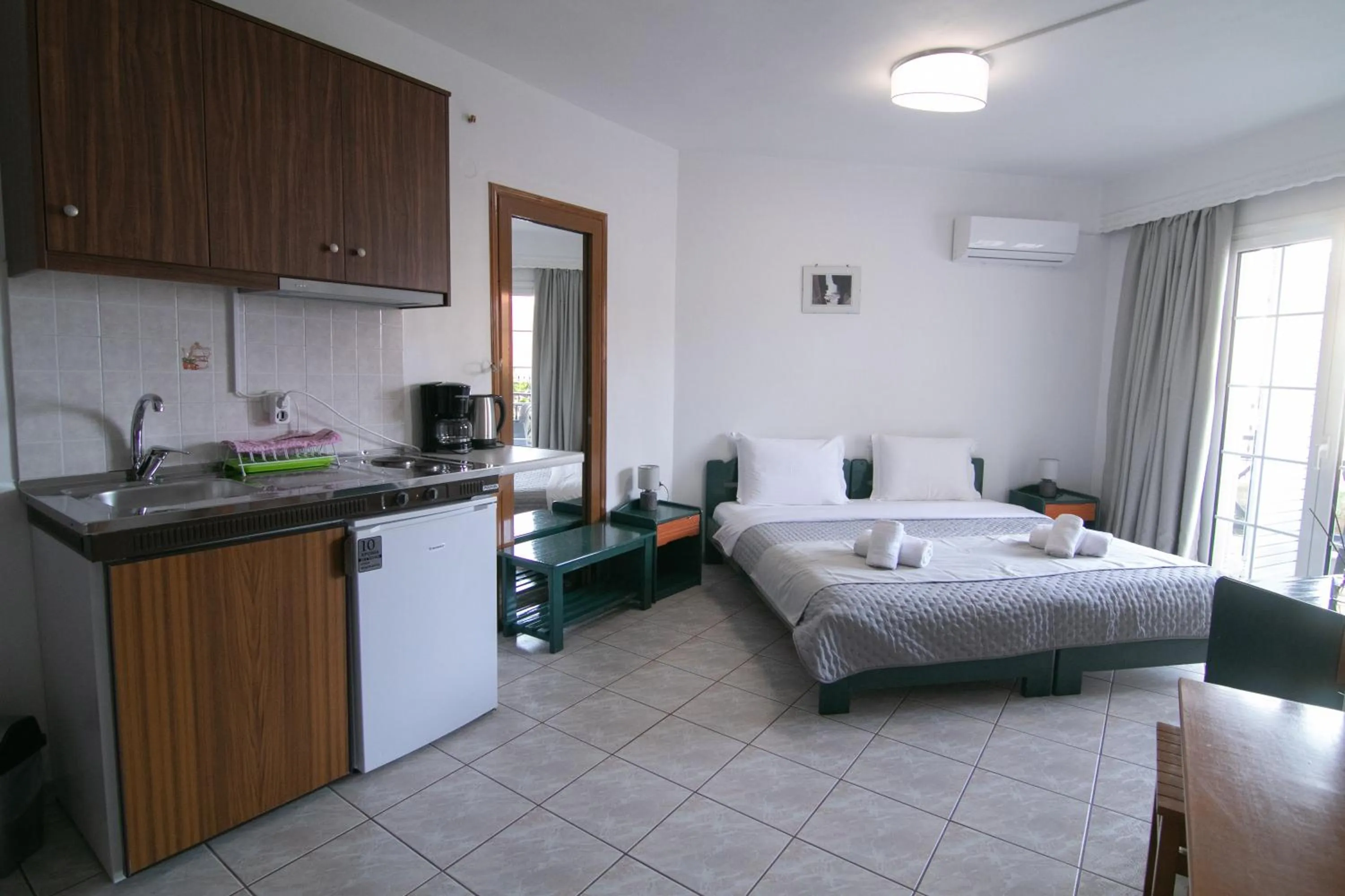 Bed in Malvasia Corner Studios - ex Romeo's House