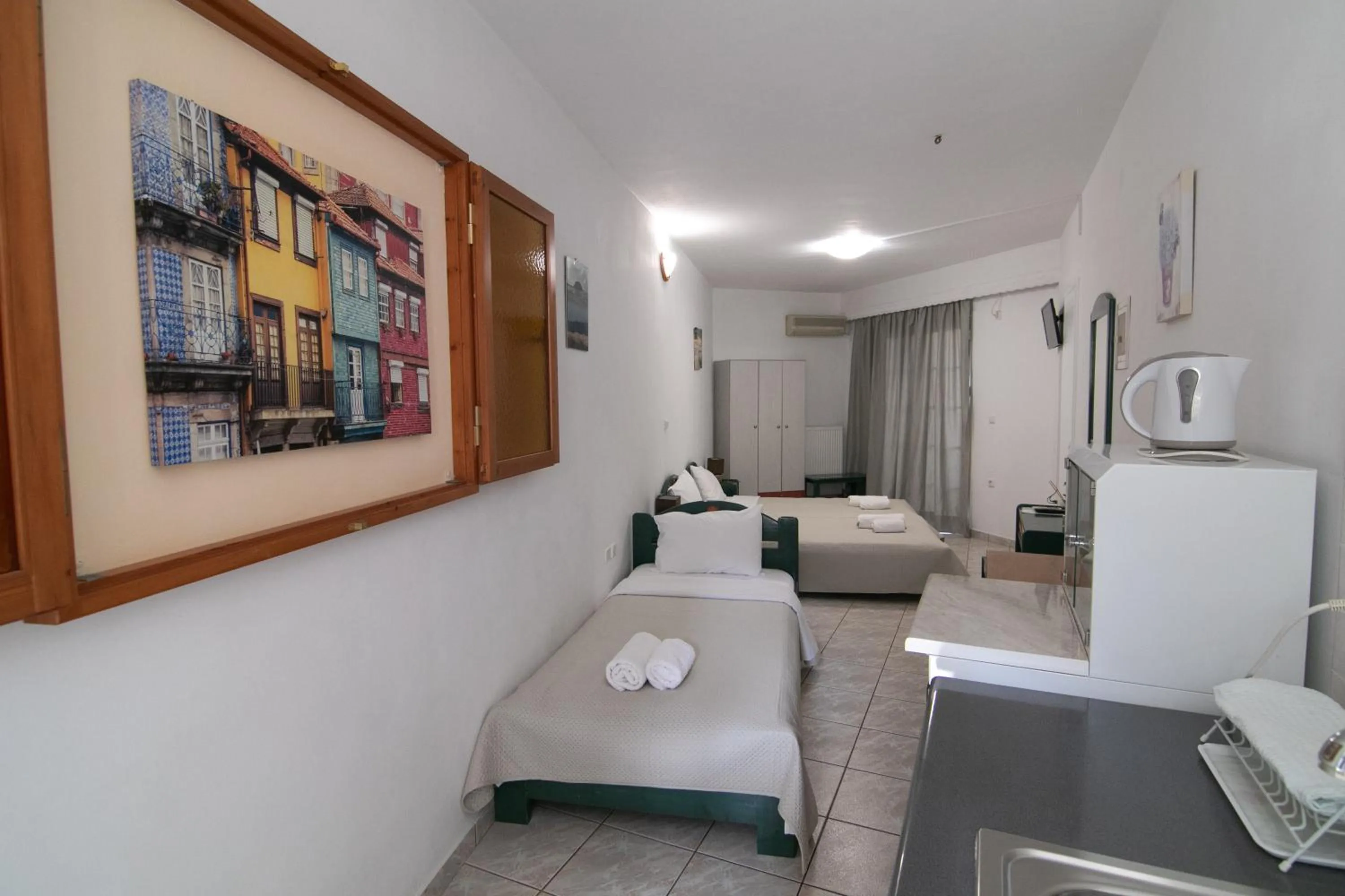 Malvasia Corner Studios - ex Romeo's House