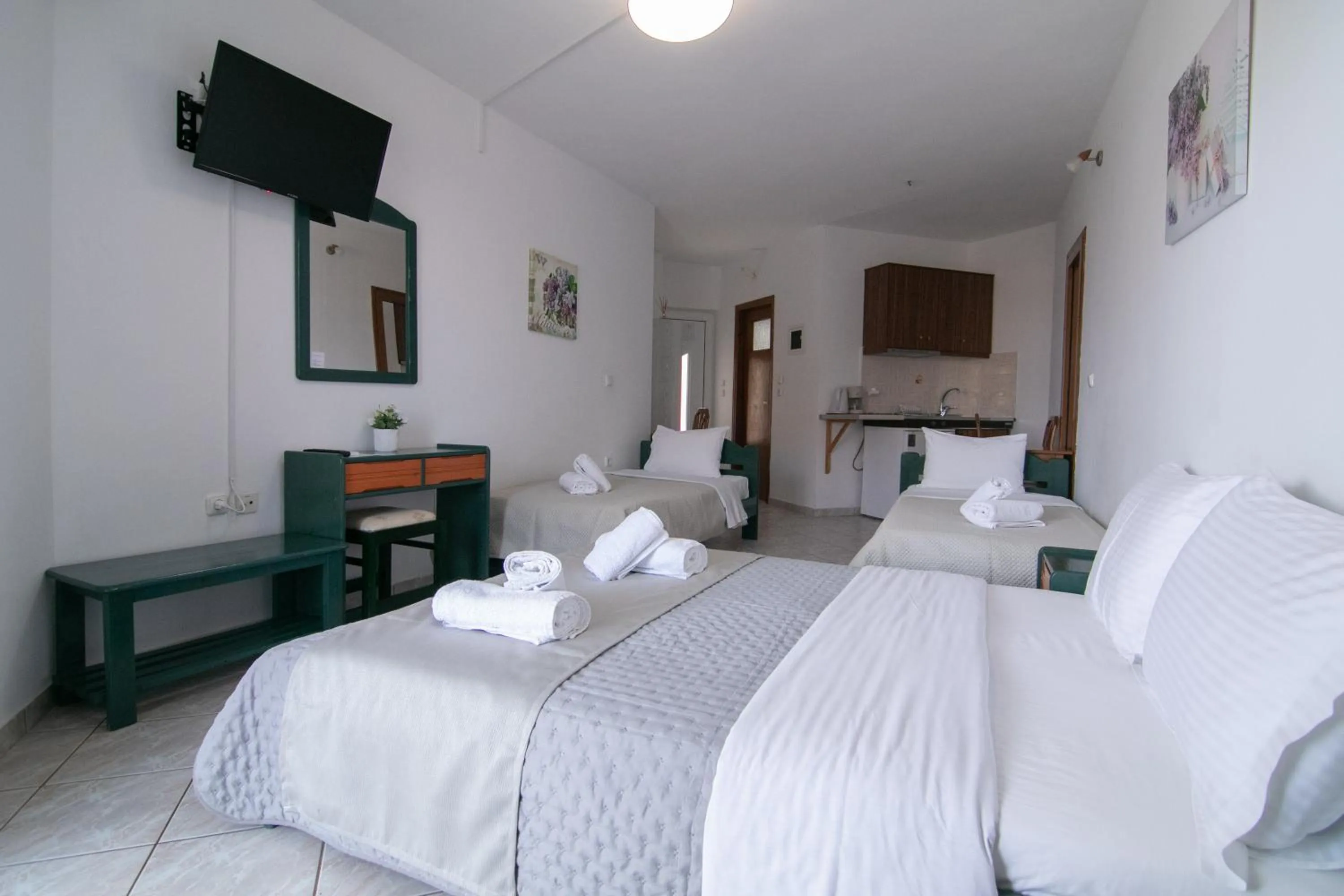 Bed in Malvasia Corner Studios - ex Romeo's House