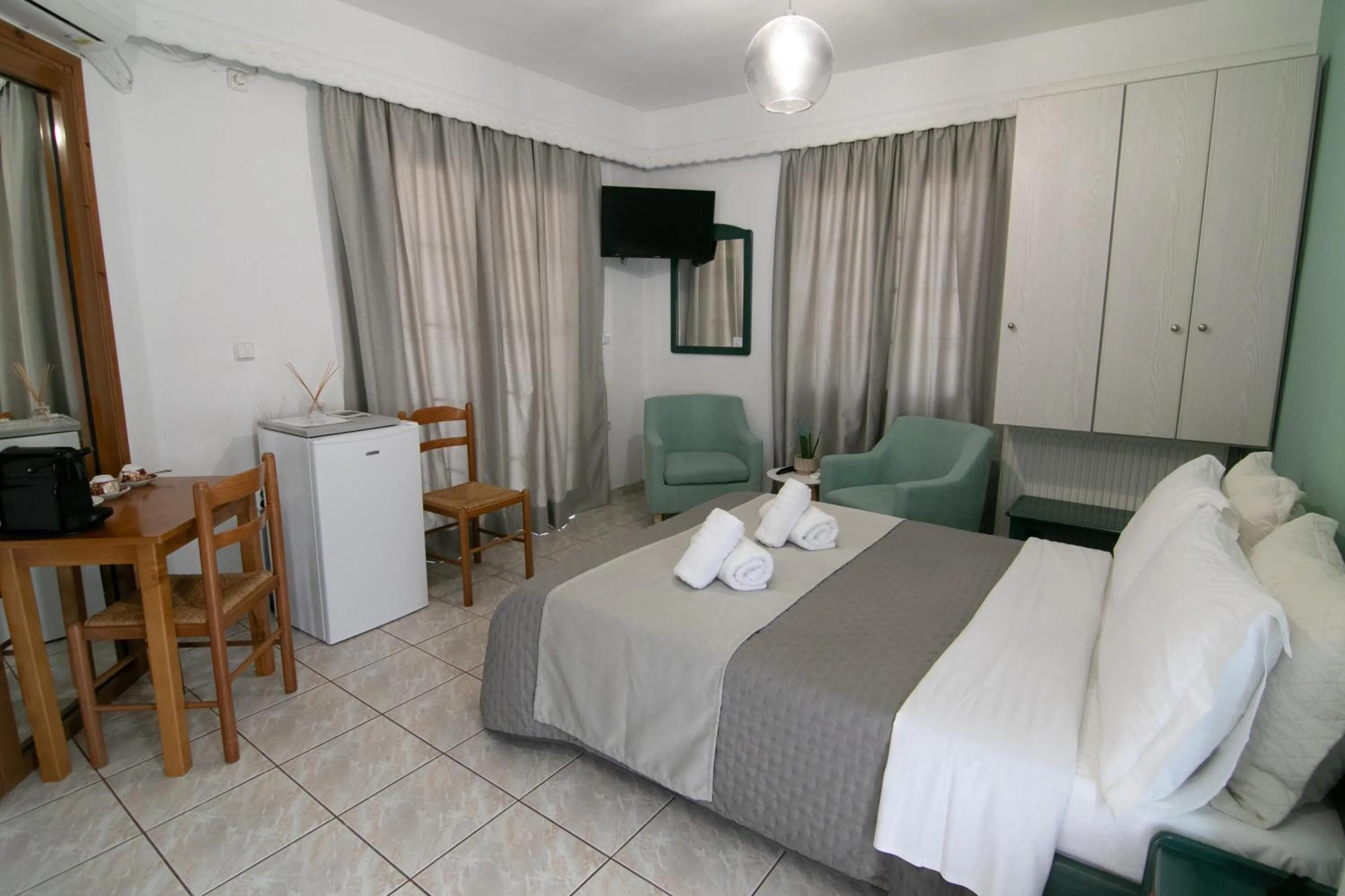 Bed in Malvasia Corner Studios - ex Romeo's House